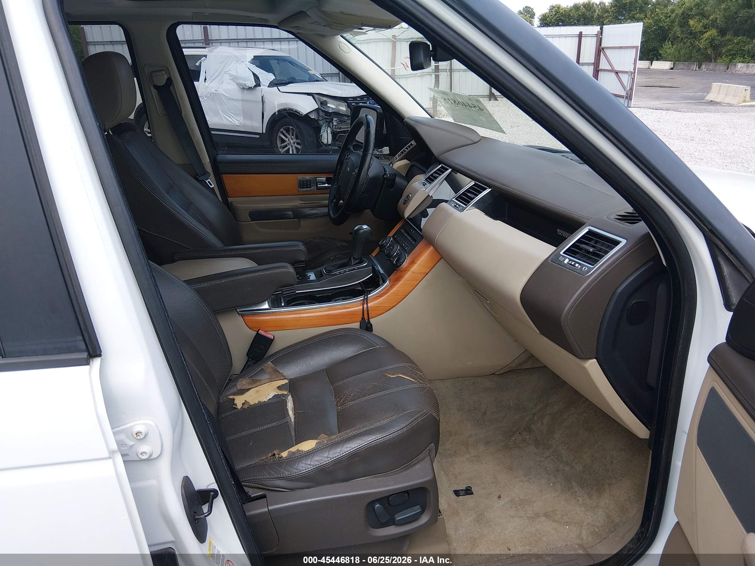 2011 Land Rover Range Rover Sport Hse White vin: SALSK2D43BA266162