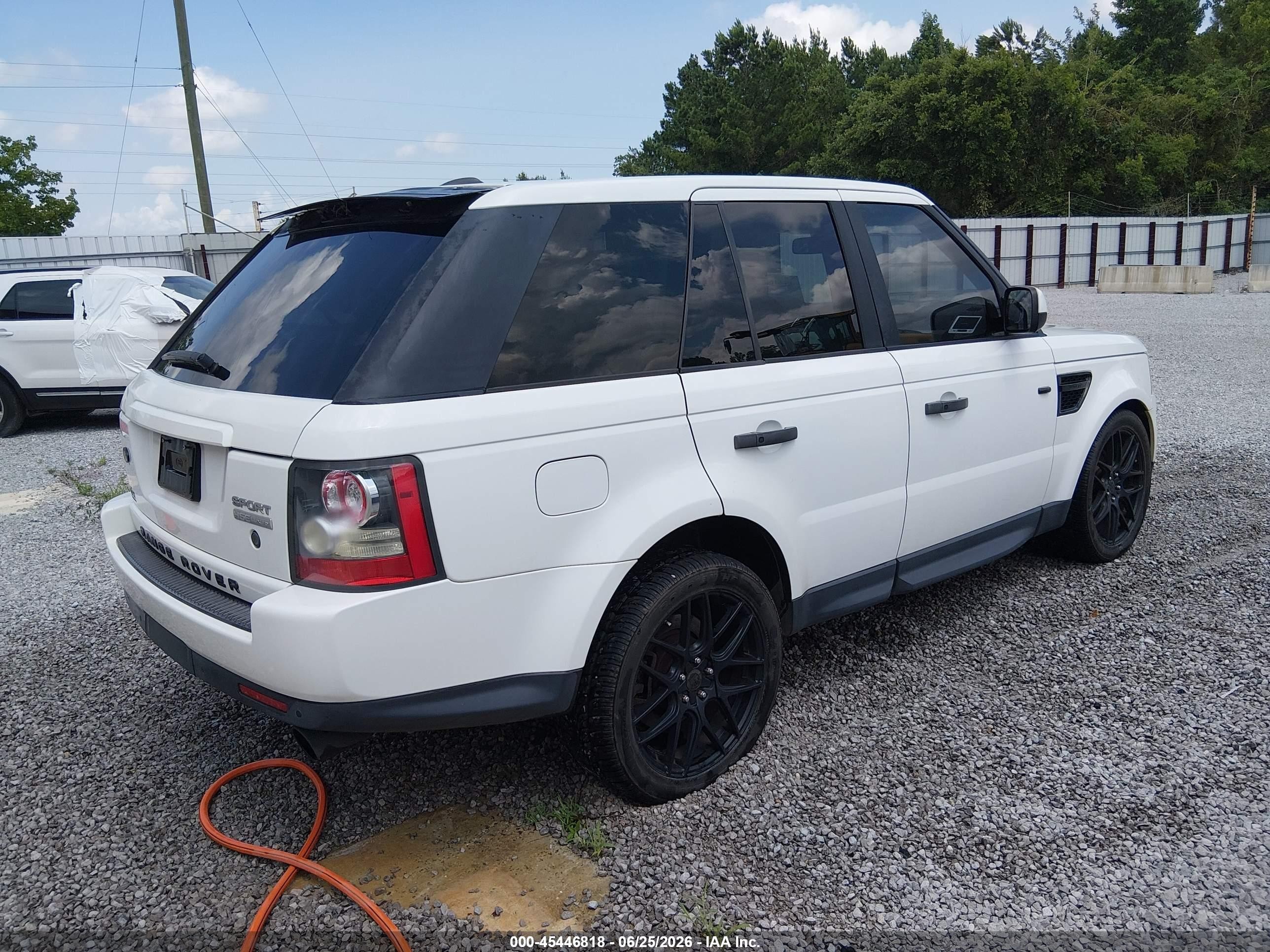 2011 Land Rover Range Rover Sport Hse White vin: SALSK2D43BA266162