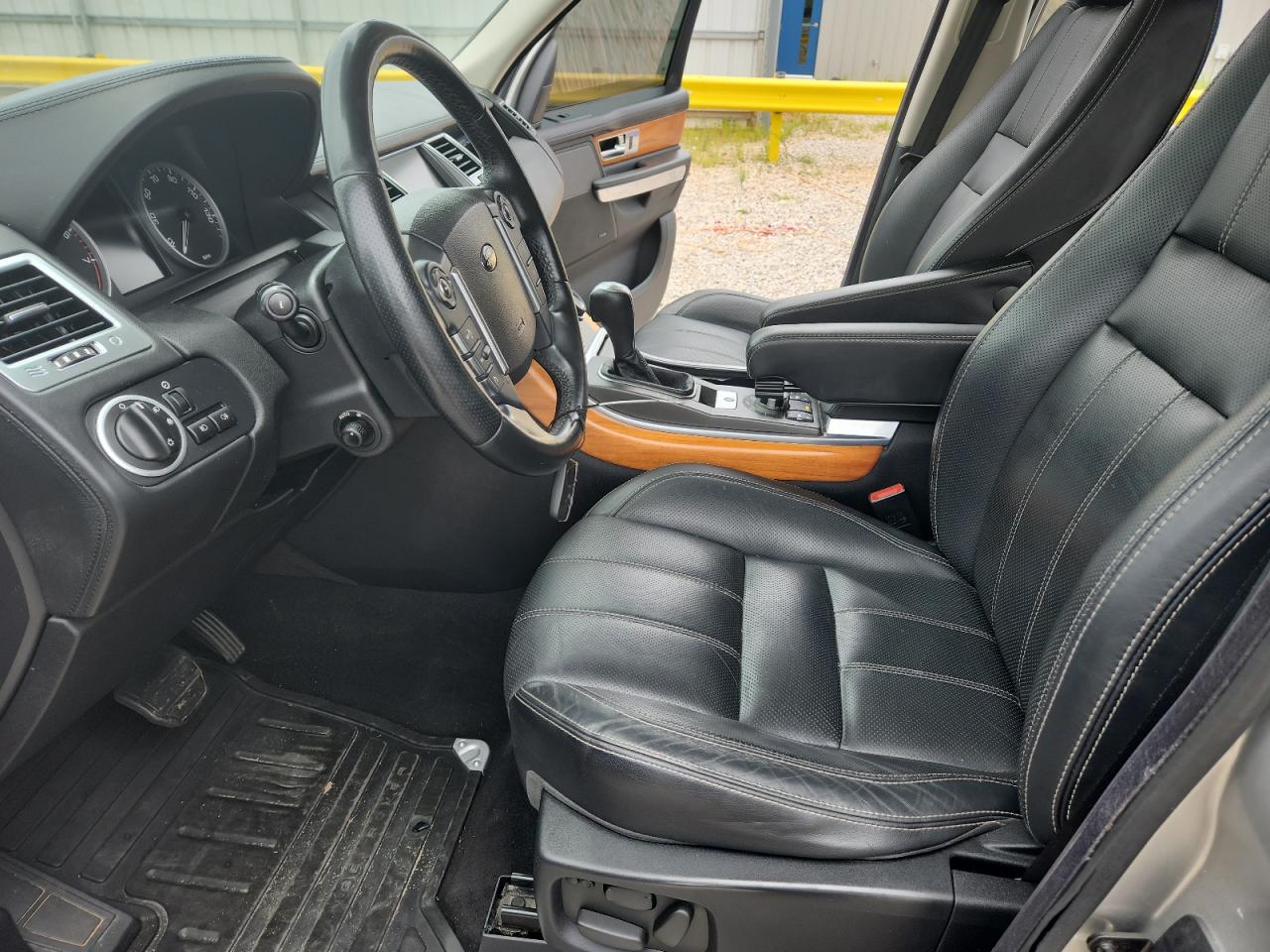 2011 Land Rover Range Rover Sport Lux Gray vin: SALSK2D46BA273879