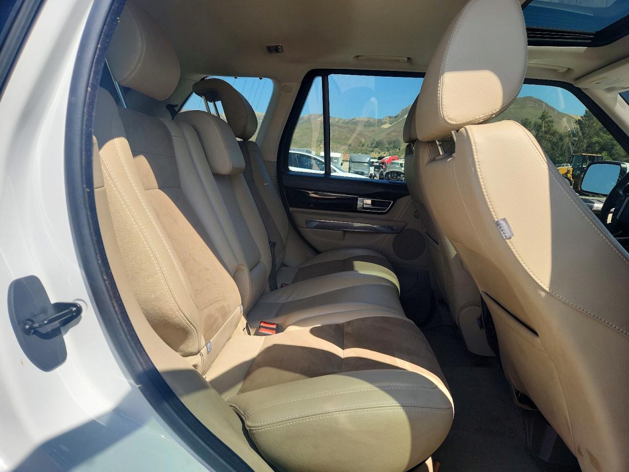 2012 Land Rover Range Rover Sport Hse Luxury White vin: SALSK2D47CA722455