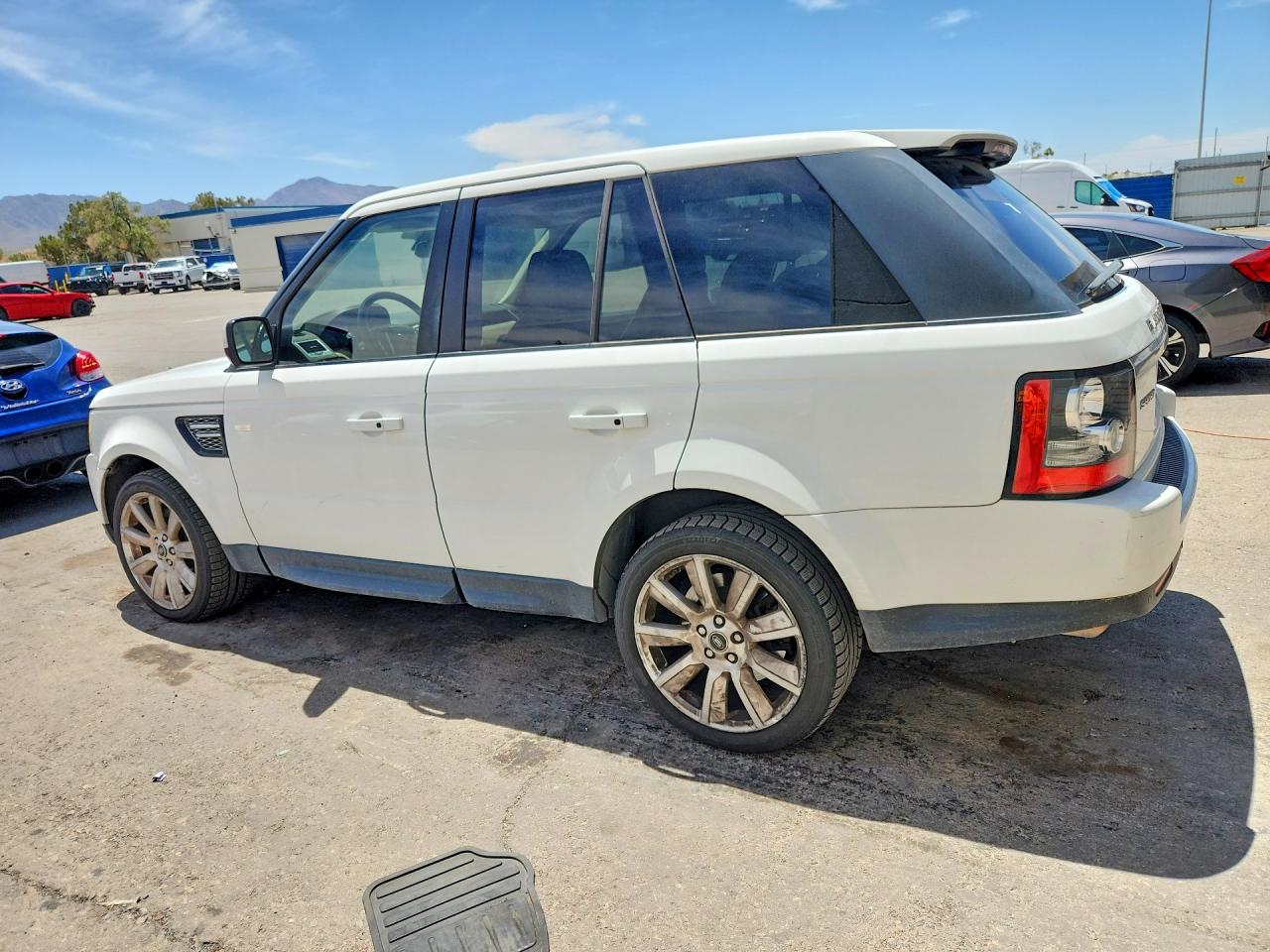 2013 Land Rover Range Rover Sport Hse Luxury White vin: SALSK2D48DA774890