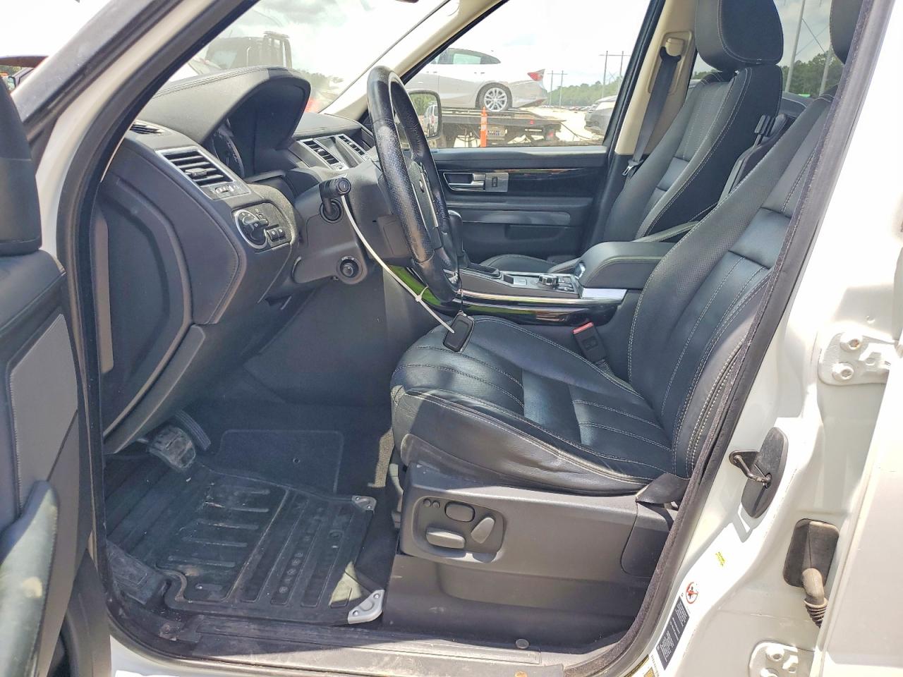 2011 Land Rover Range Rover Silver vin: SALSK2D49BA270474