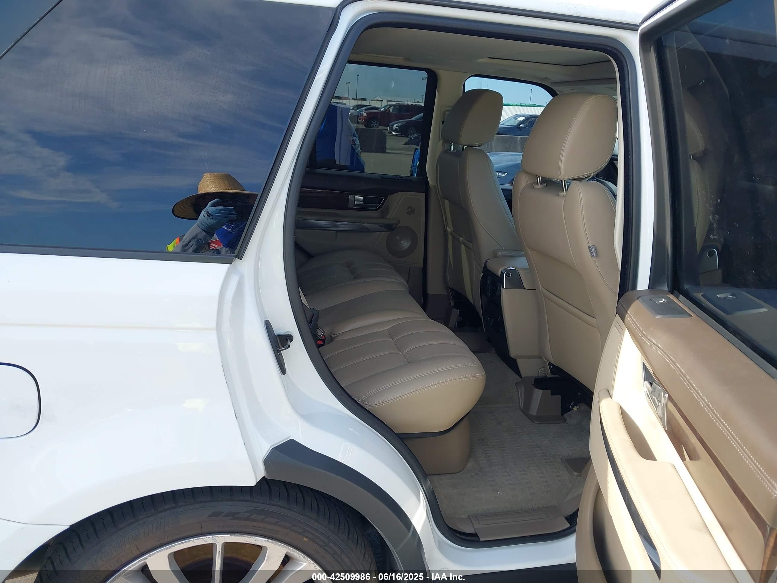 2011 Land Rover Range Rover Sport Hse White vin: SALSK2D4XBA707964