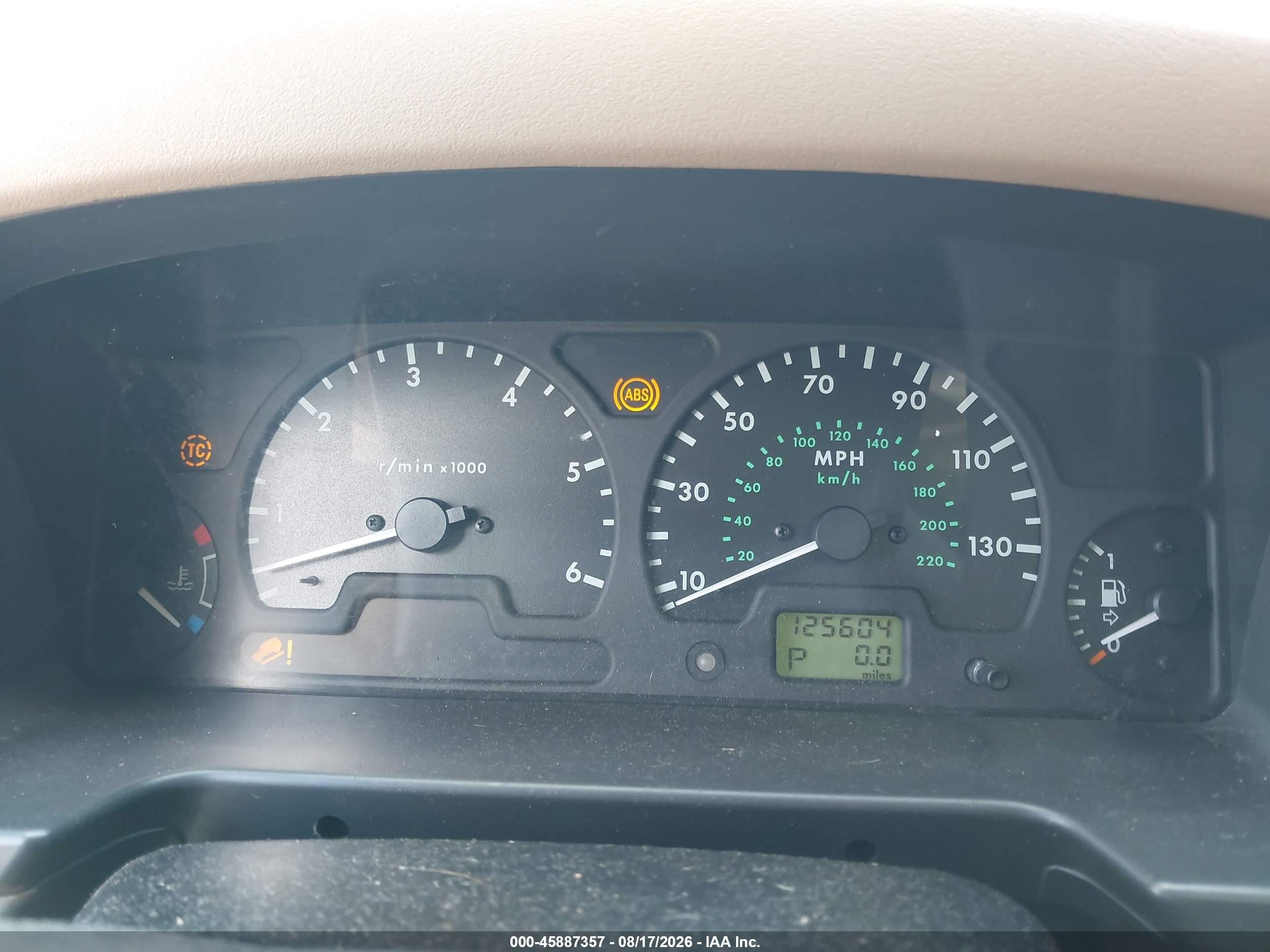 2000 Land Rover Discovery Series Ii Cloth/series Ii Leather Blue vin: SALTY1247YA262365