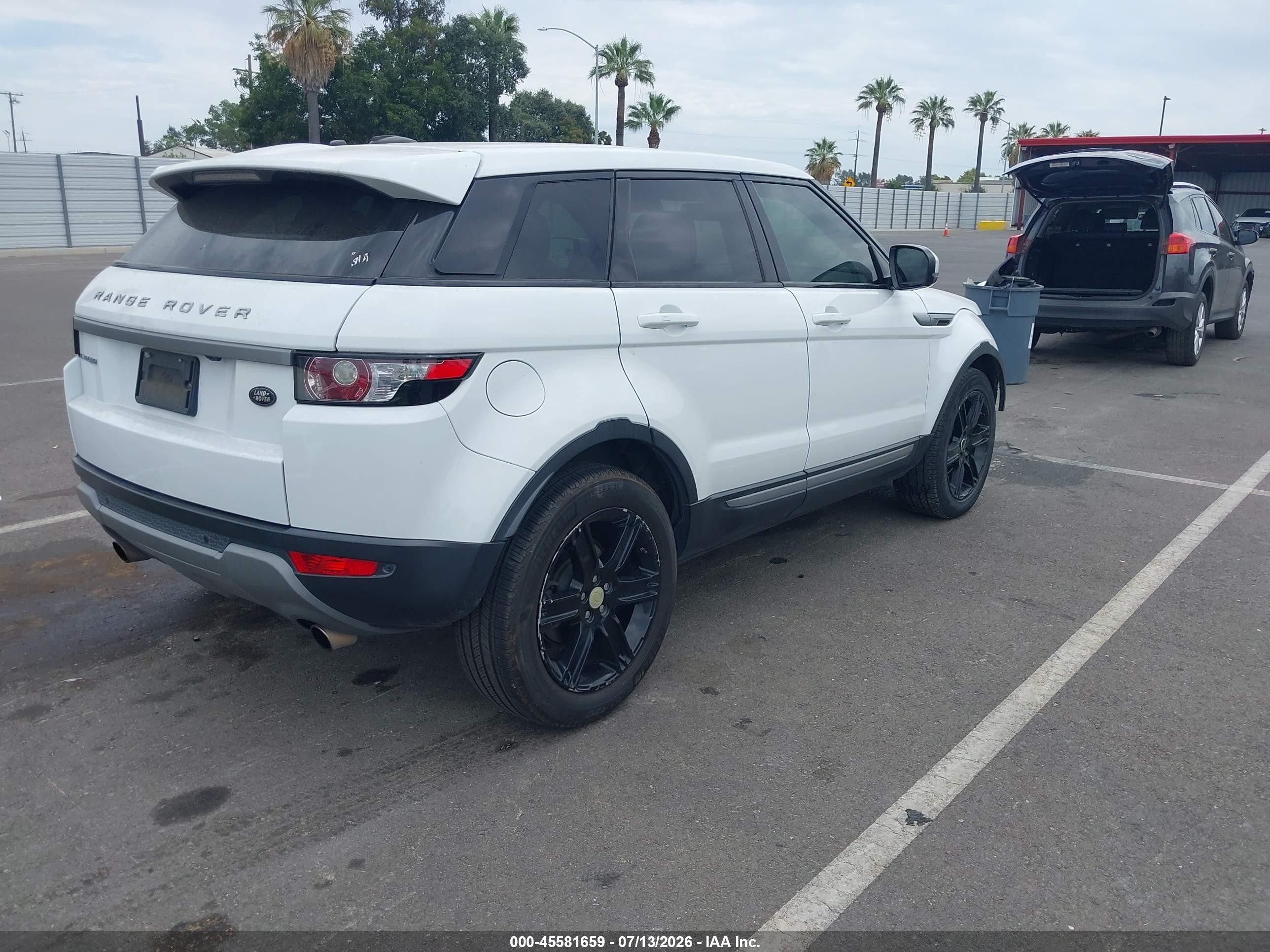 2013 Land Rover Range Rover Evoque Pure Белый vin: SALVN2BG0DH730018