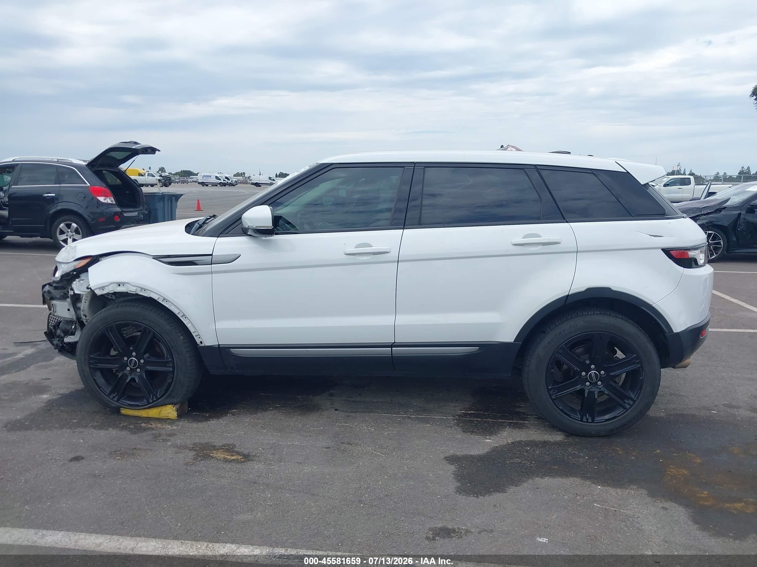 2013 Land Rover Range Rover Evoque Pure Белый vin: SALVN2BG0DH730018