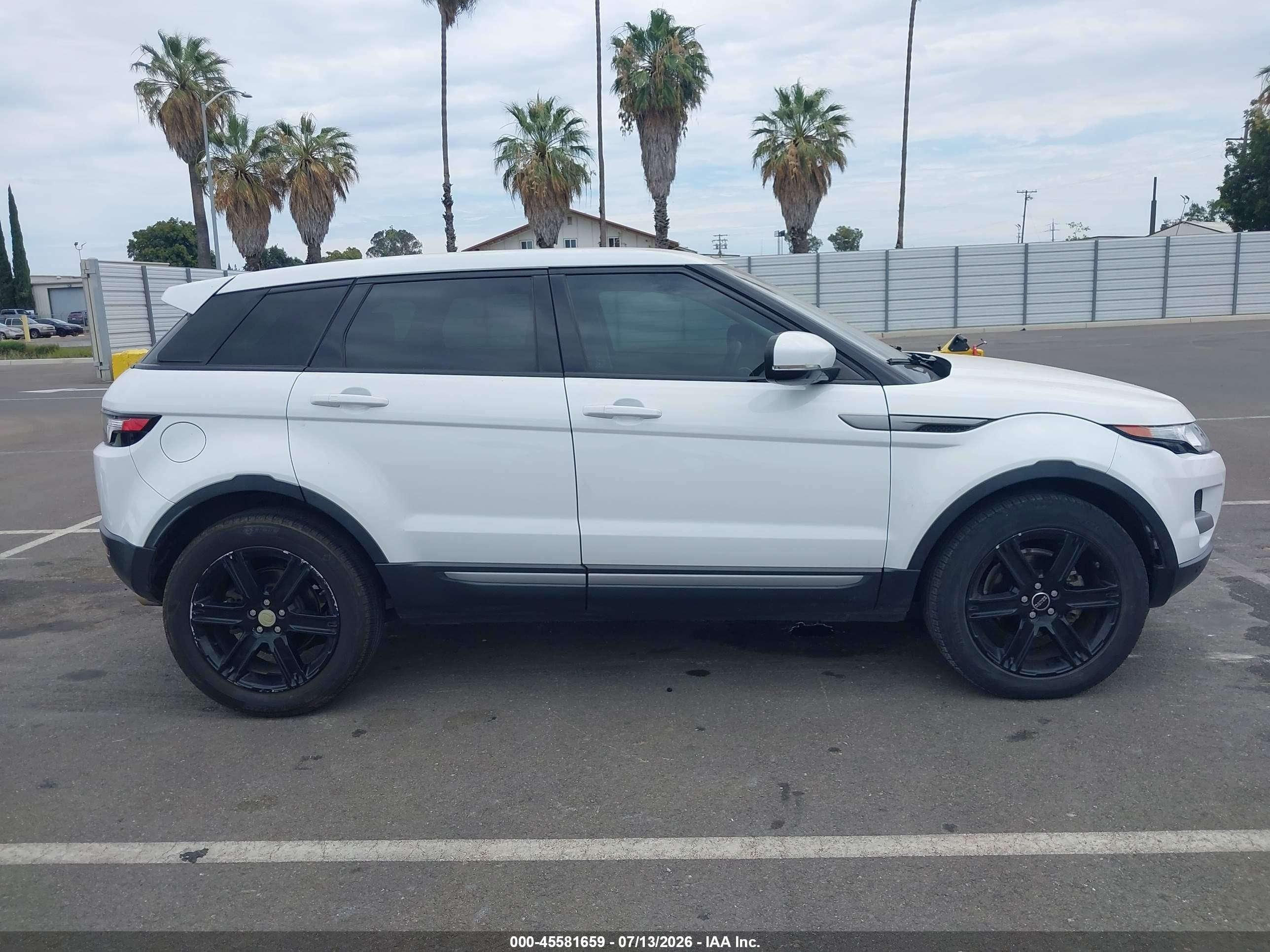 2013 Land Rover Range Rover Evoque Pure Белый vin: SALVN2BG0DH730018