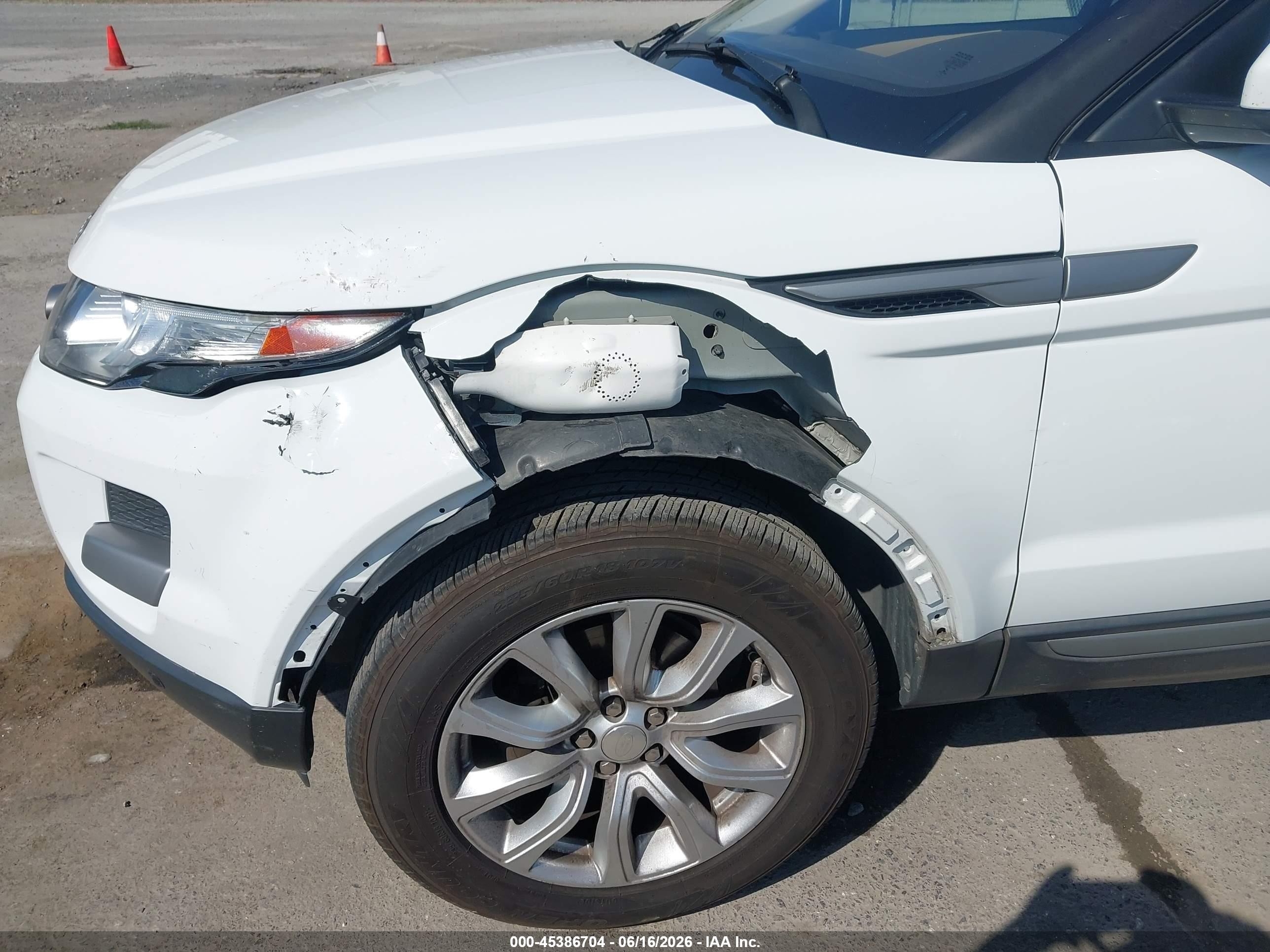 2015 Land Rover Range Rover Evoque Pure White vin: SALVN2BG4FH029100