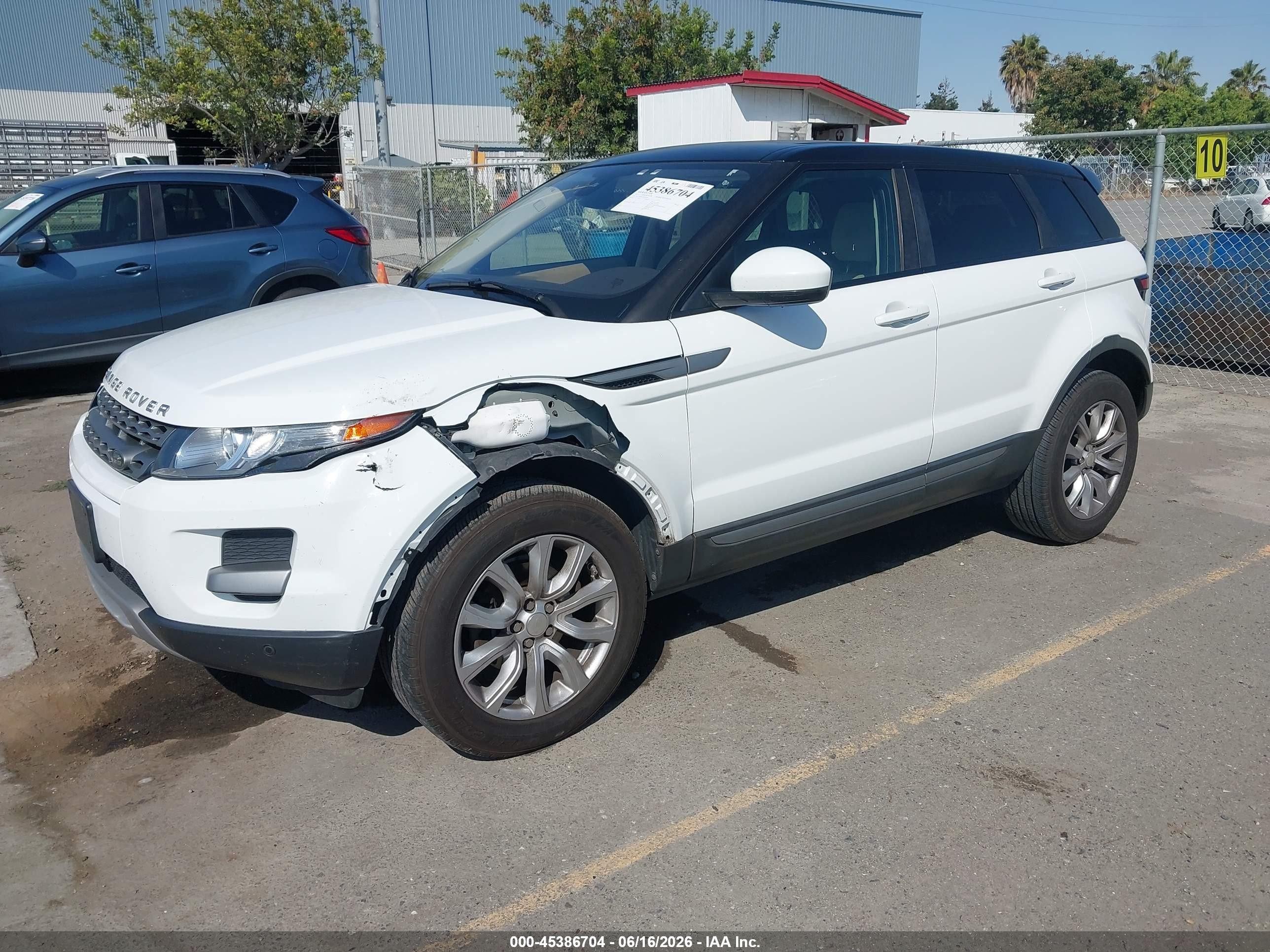 2015 Land Rover Range Rover Evoque Pure White vin: SALVN2BG4FH029100