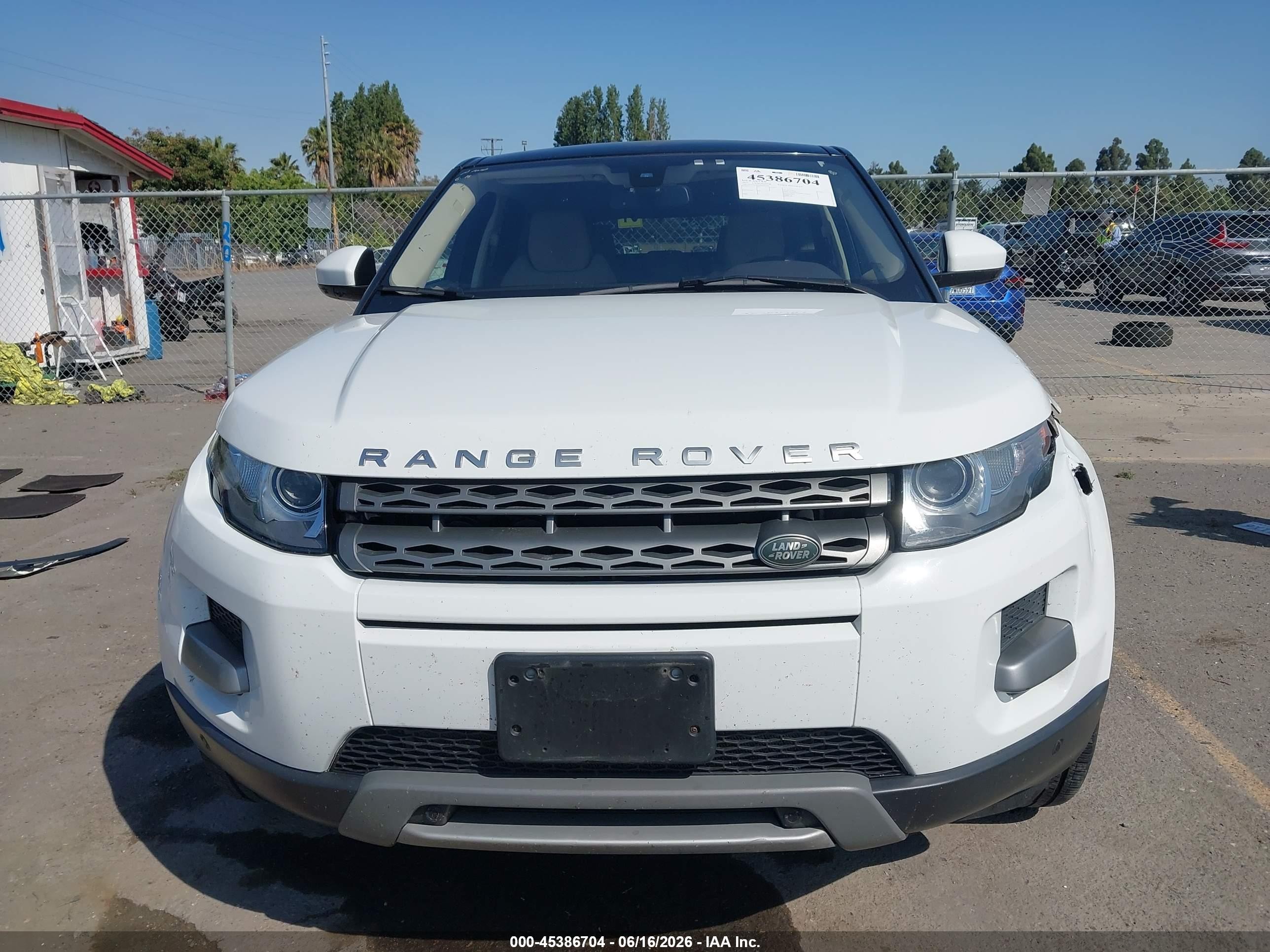 2015 Land Rover Range Rover Evoque Pure White vin: SALVN2BG4FH029100