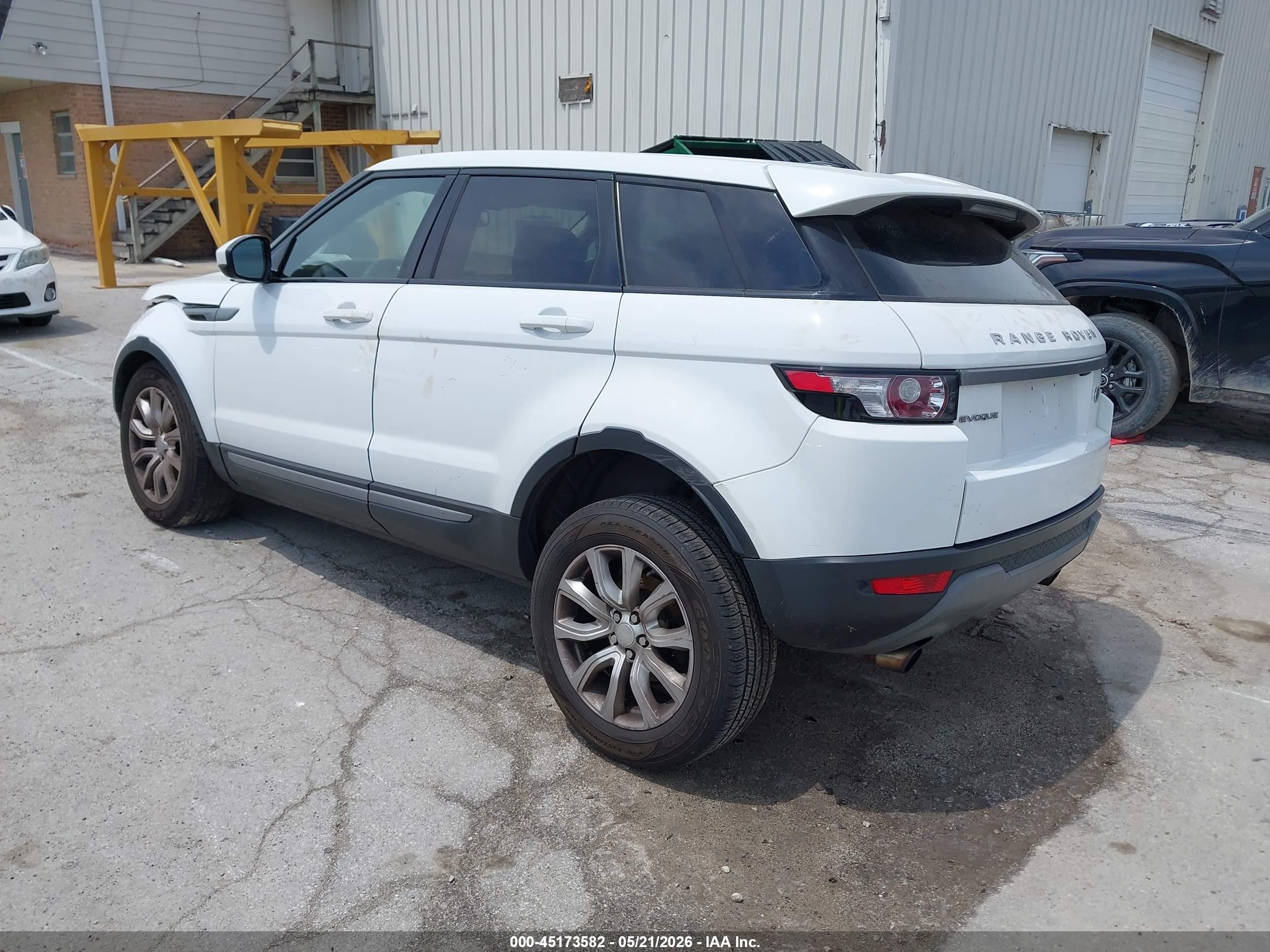 2015 Land Rover Range Rover Evoque Pure Белый vin: SALVN2BG4FH076546