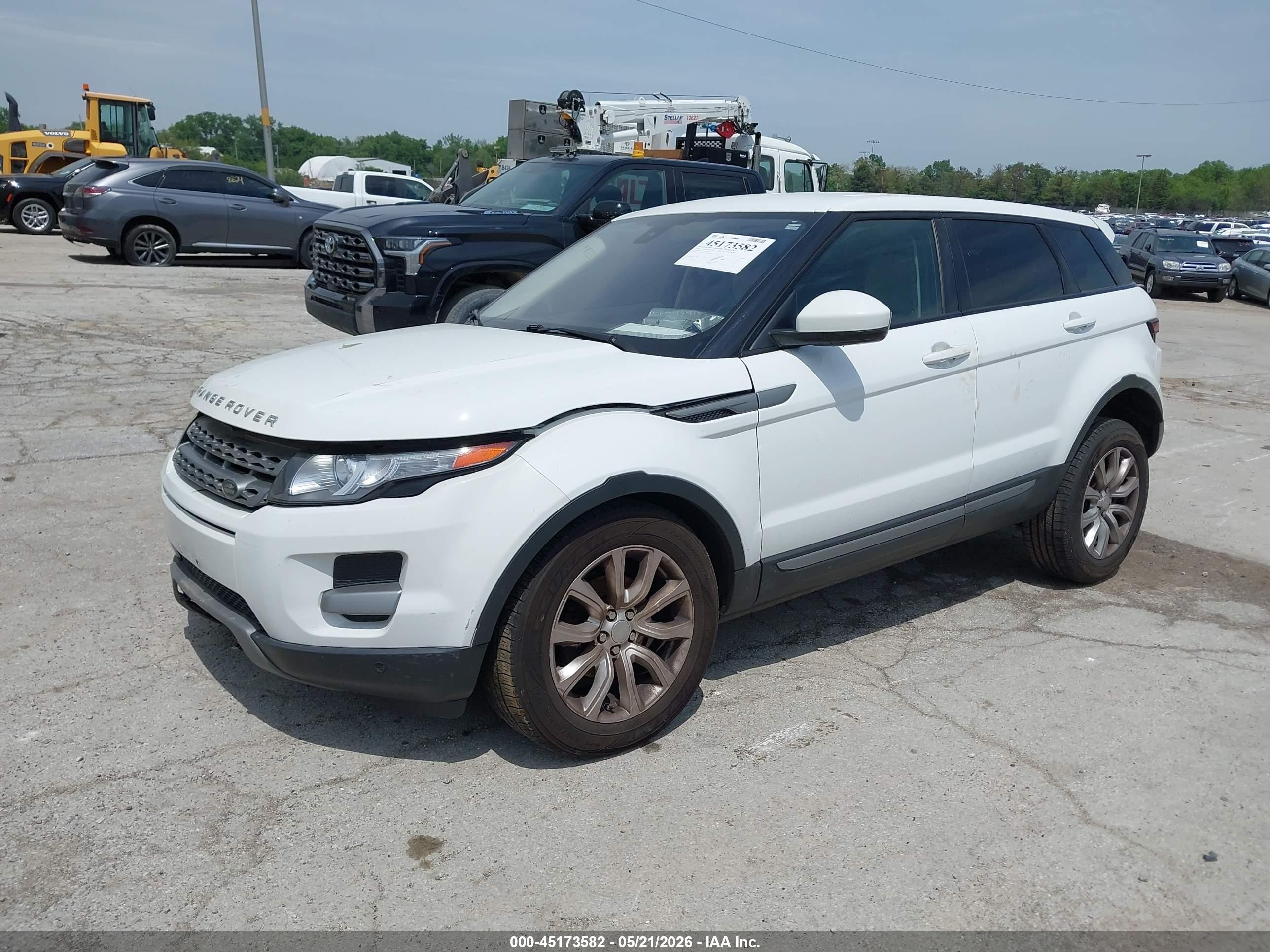 2015 Land Rover Range Rover Evoque Pure Белый vin: SALVN2BG4FH076546