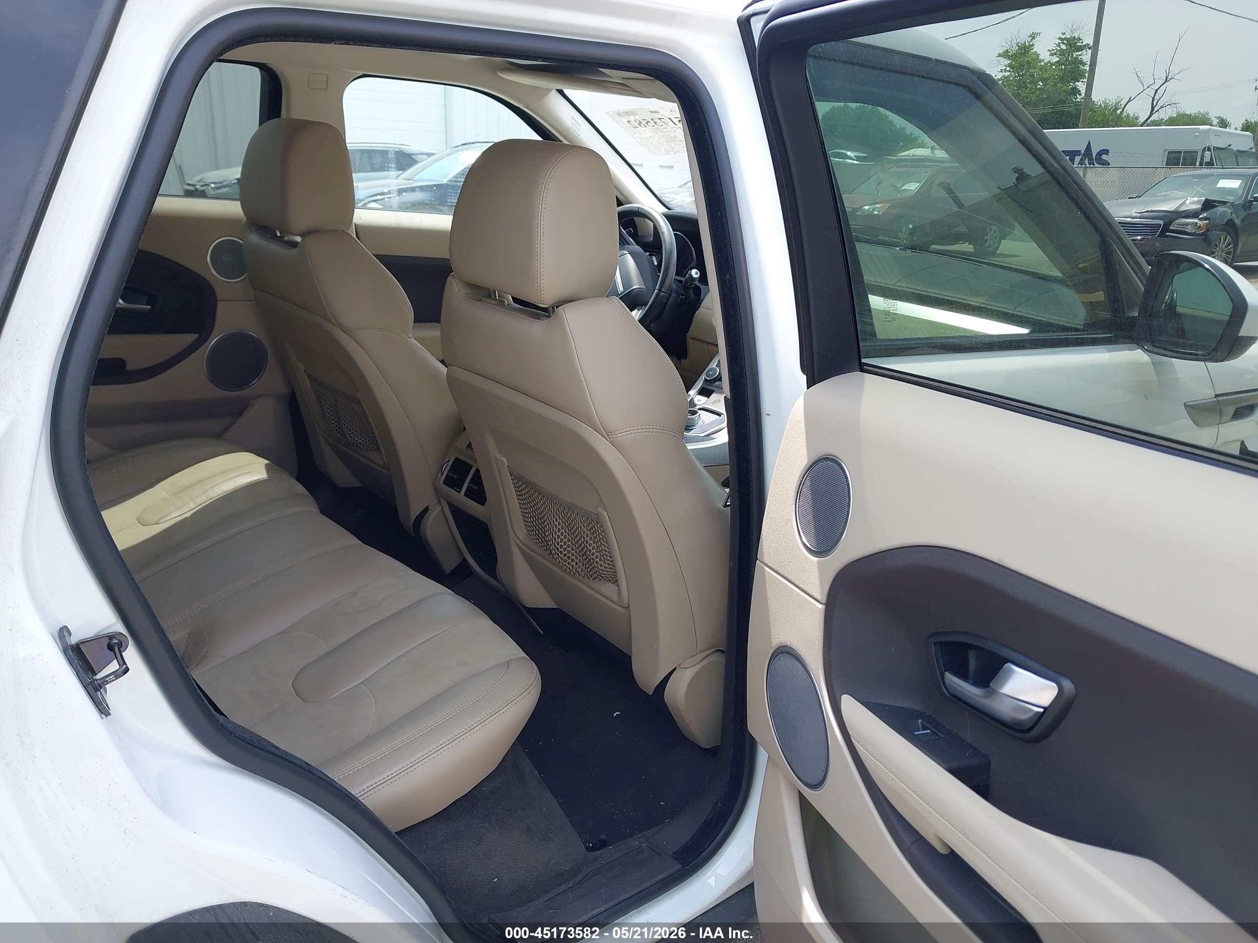 2015 Land Rover Range Rover Evoque Pure Белый vin: SALVN2BG4FH076546