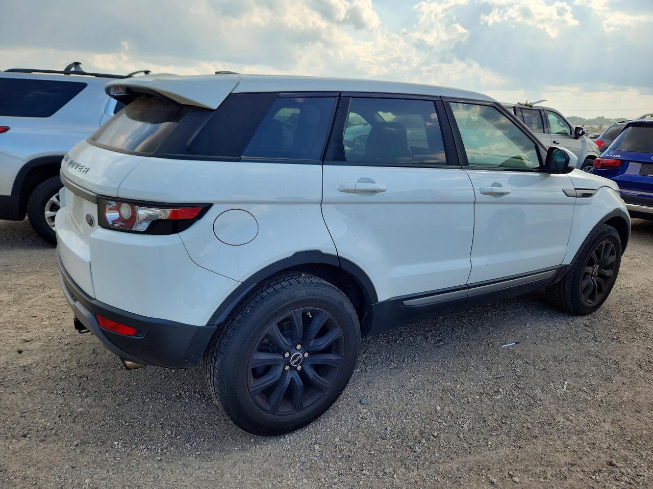 2015 Land Rover Range Rover Evoque Pure White vin: SALVN2BG5FH034418