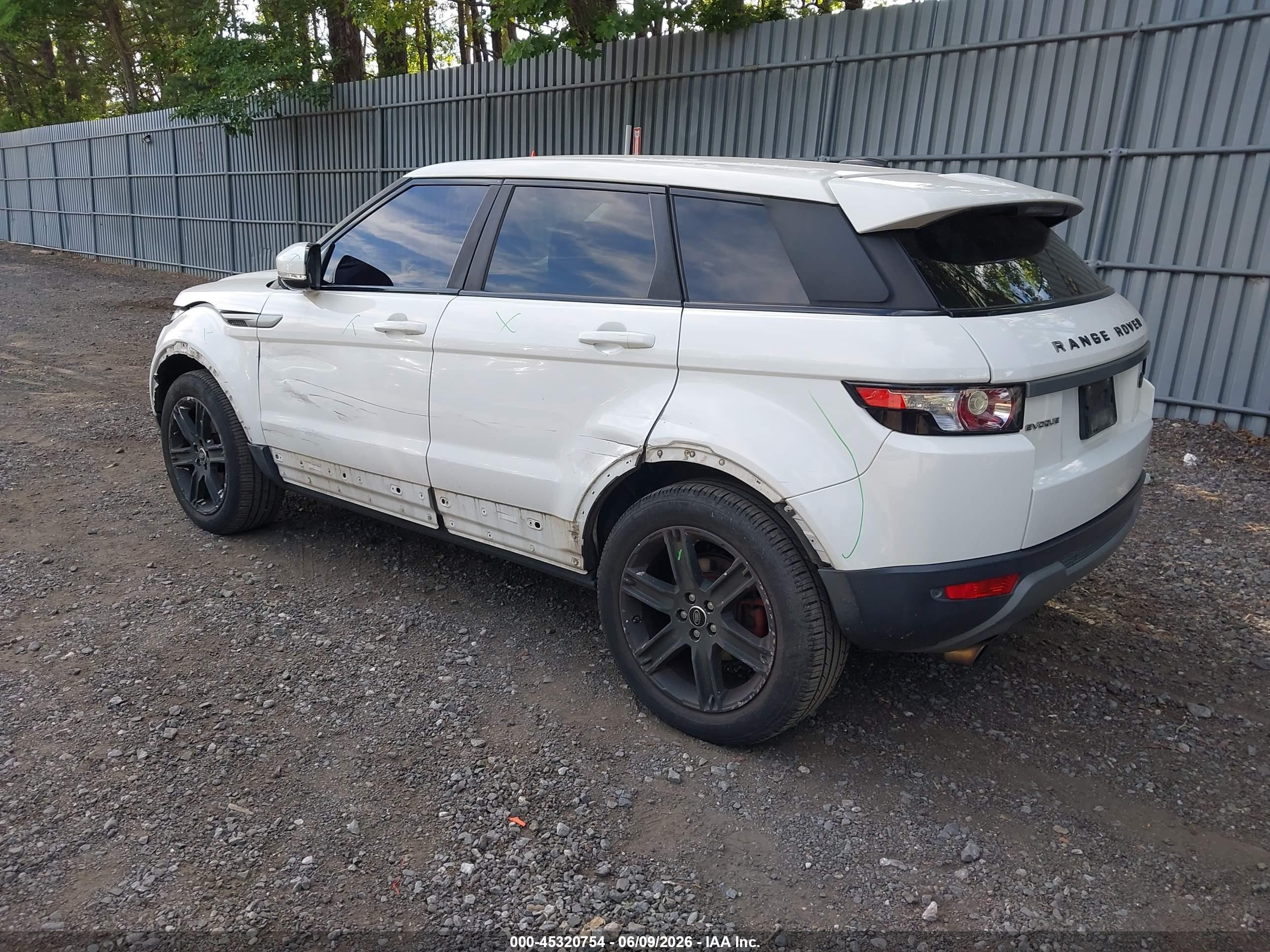 2013 Land Rover Range Rover Evoque Pure White vin: SALVN2BG6DH817177