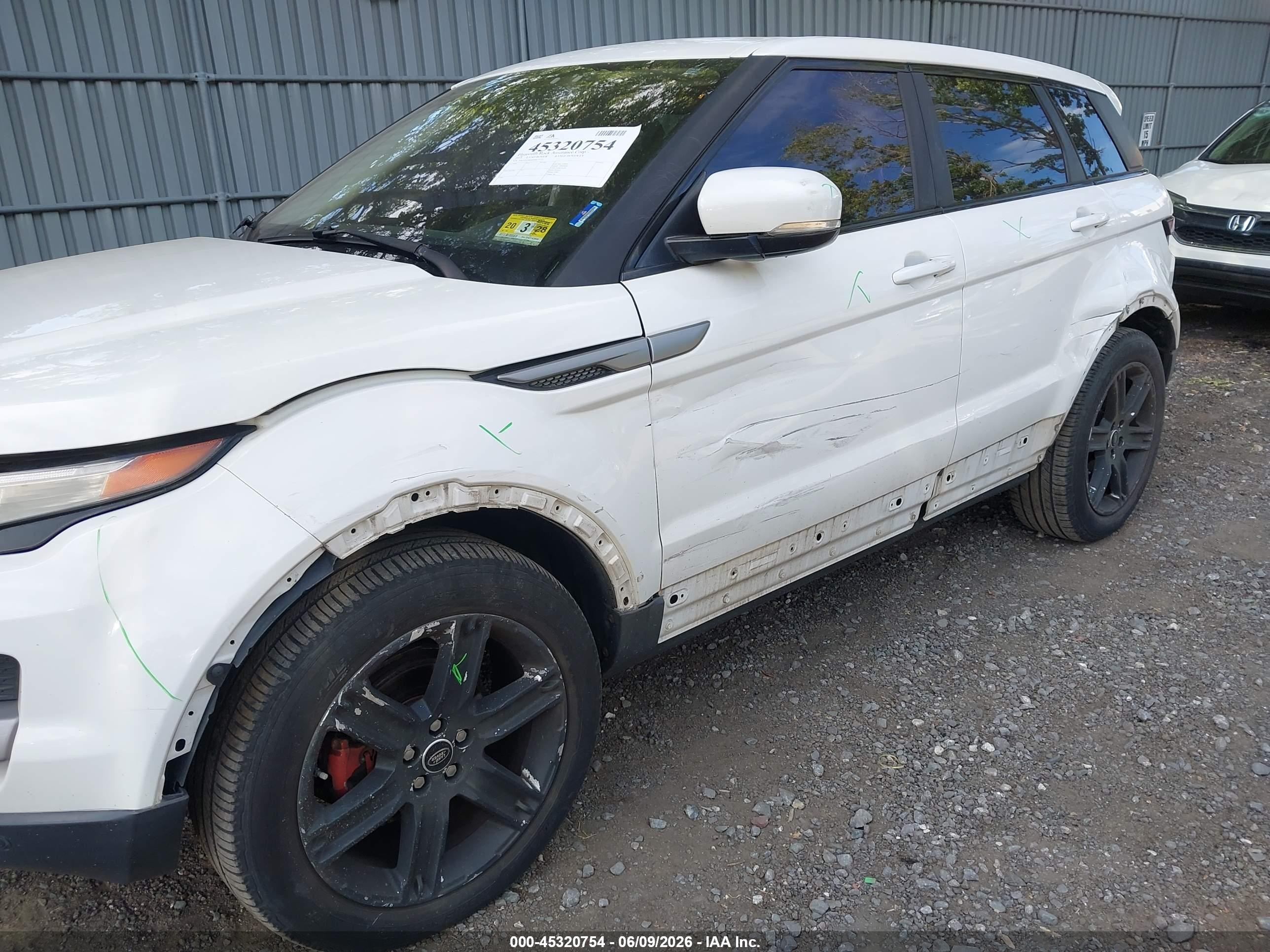 2013 Land Rover Range Rover Evoque Pure White vin: SALVN2BG6DH817177