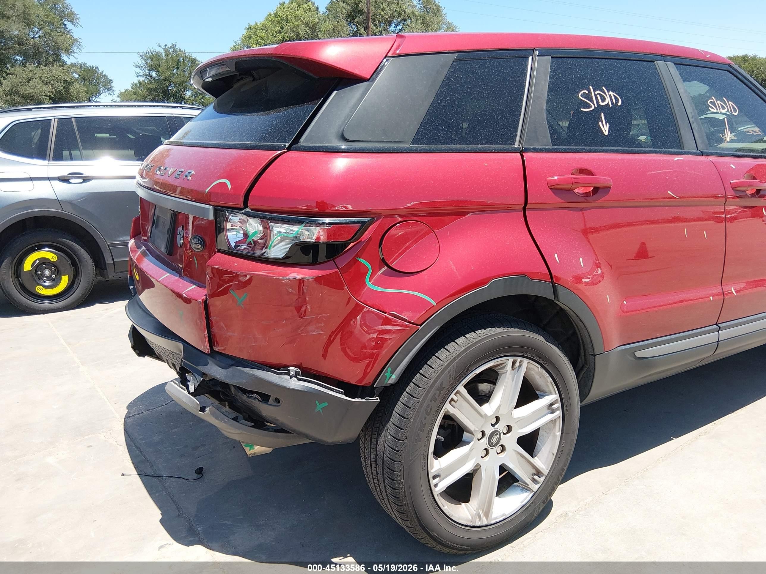 2013 Land Rover Range Rover Evoque Pure Red vin: SALVN2BG6DH837249