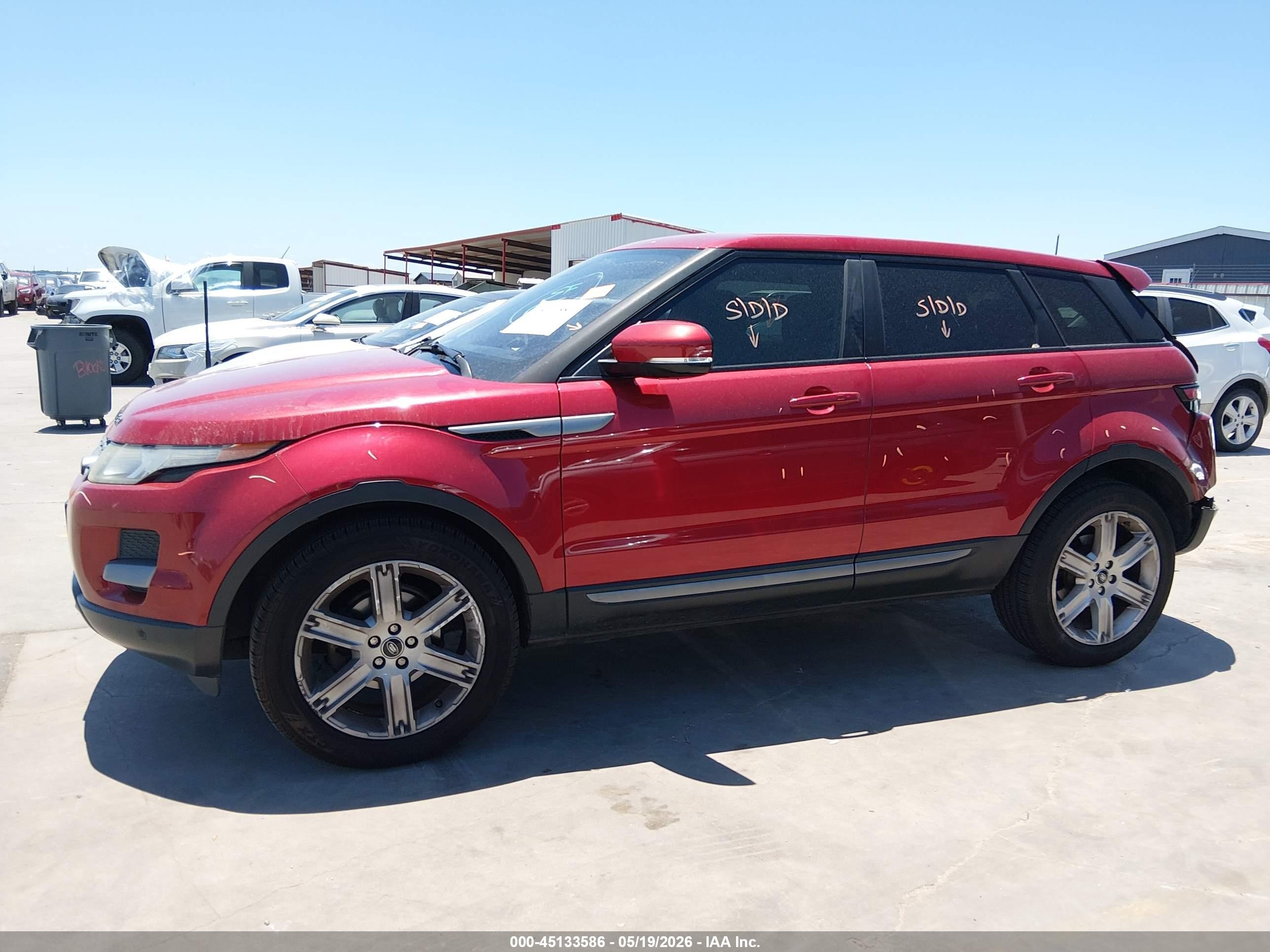 2013 Land Rover Range Rover Evoque Pure Red vin: SALVN2BG6DH837249
