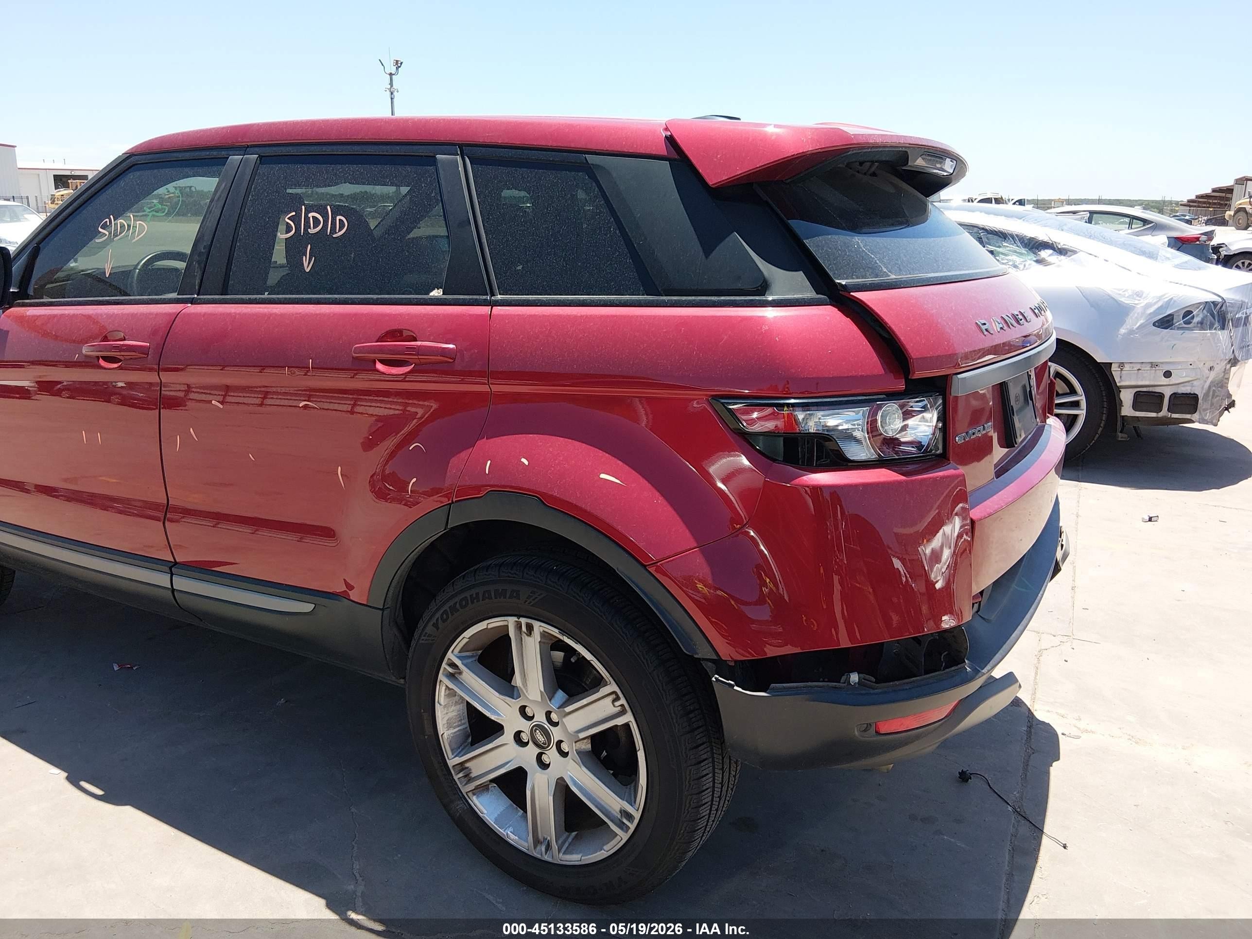 2013 Land Rover Range Rover Evoque Pure Red vin: SALVN2BG6DH837249