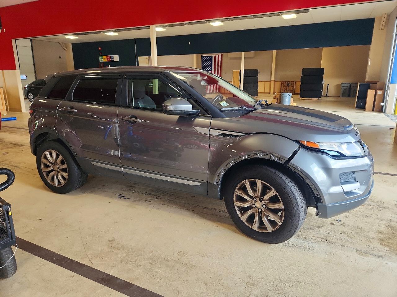 2015 Land Rover Range Rover Evoque Pure Gray vin: SALVN2BG8FH004751