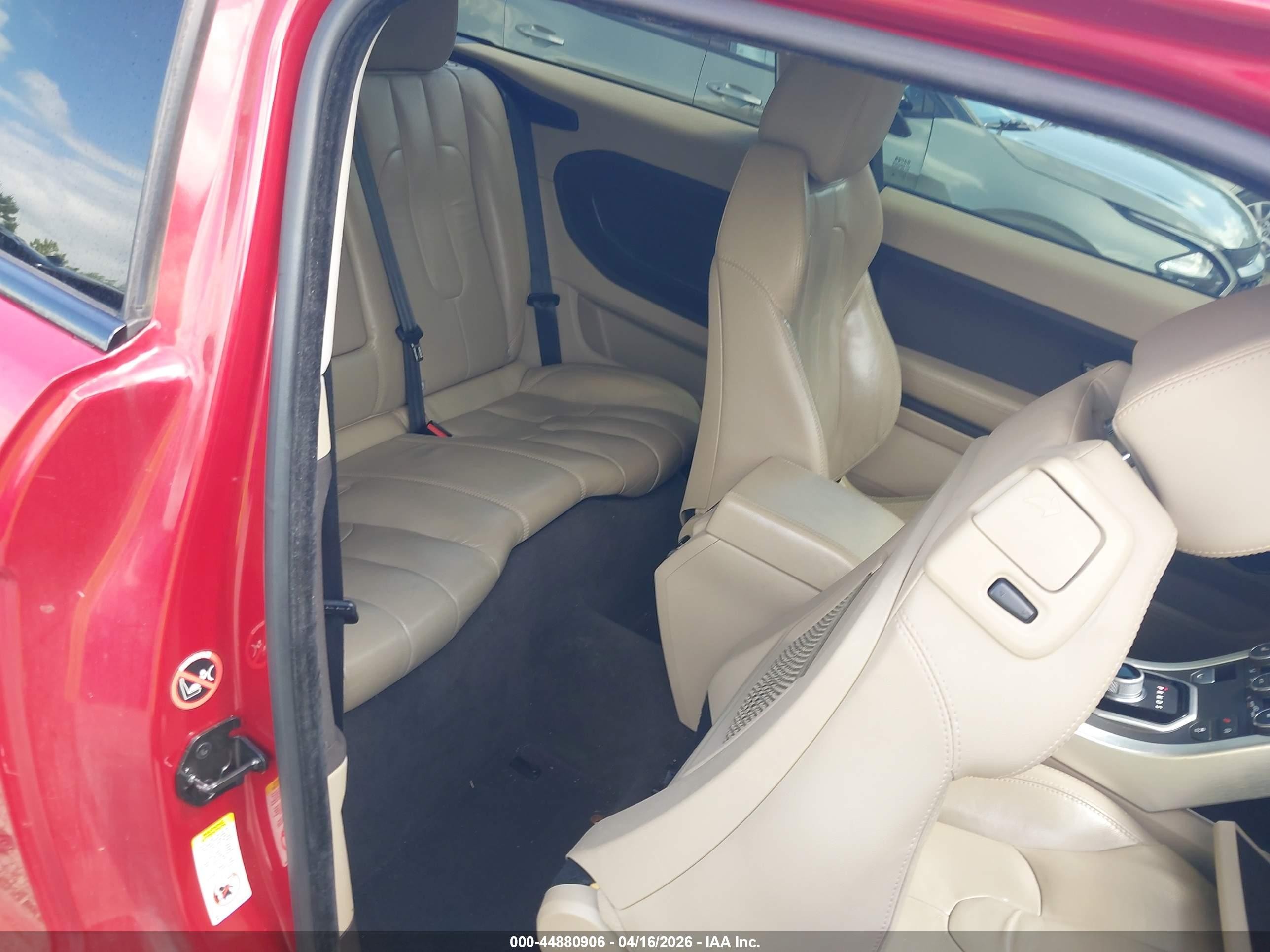 2014 Land Rover Range Rover Evoque Pure Plus Beige vin: SALVP1BG7EH889012