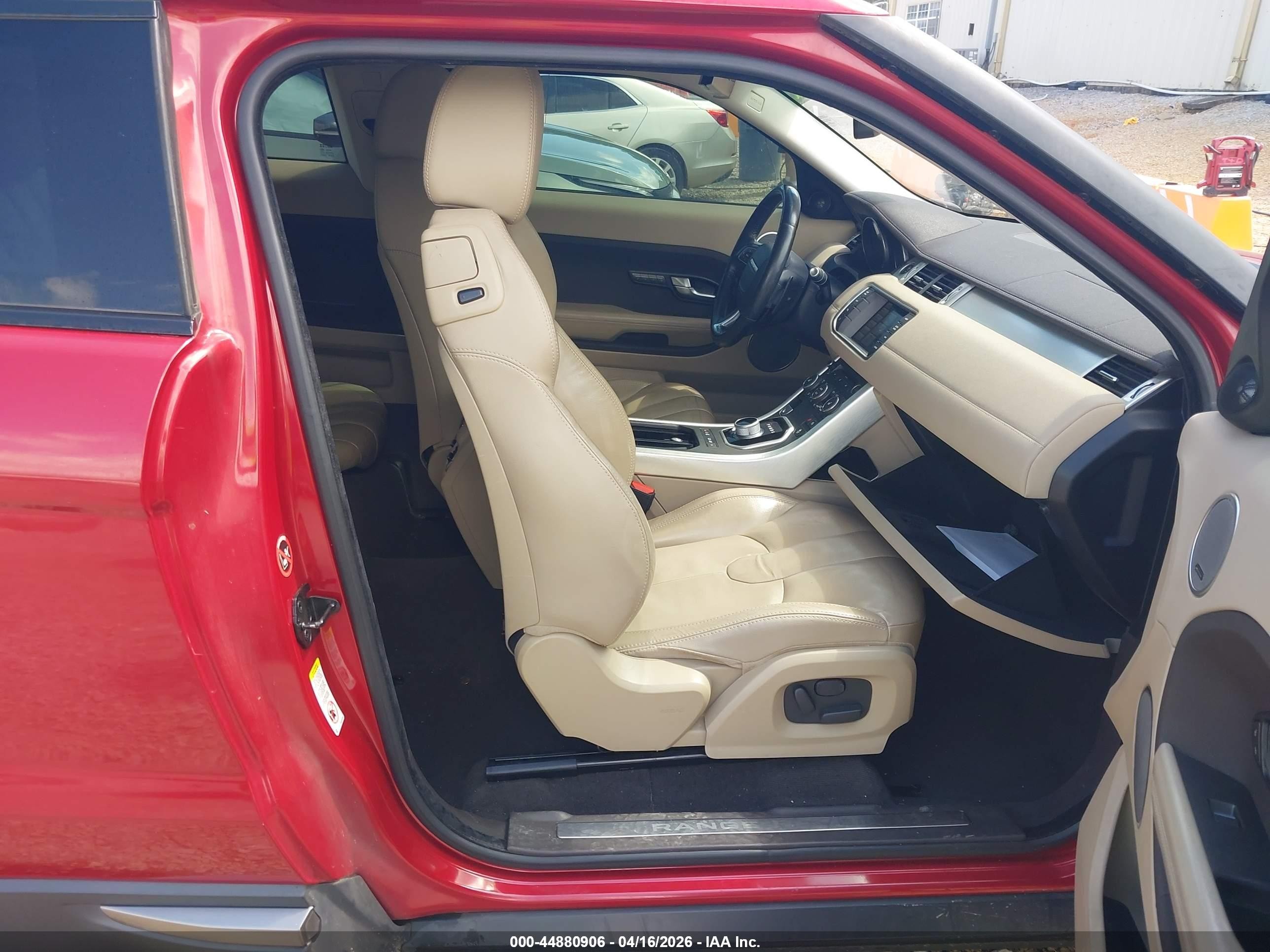 2014 Land Rover Range Rover Evoque Pure Plus Beige vin: SALVP1BG7EH889012