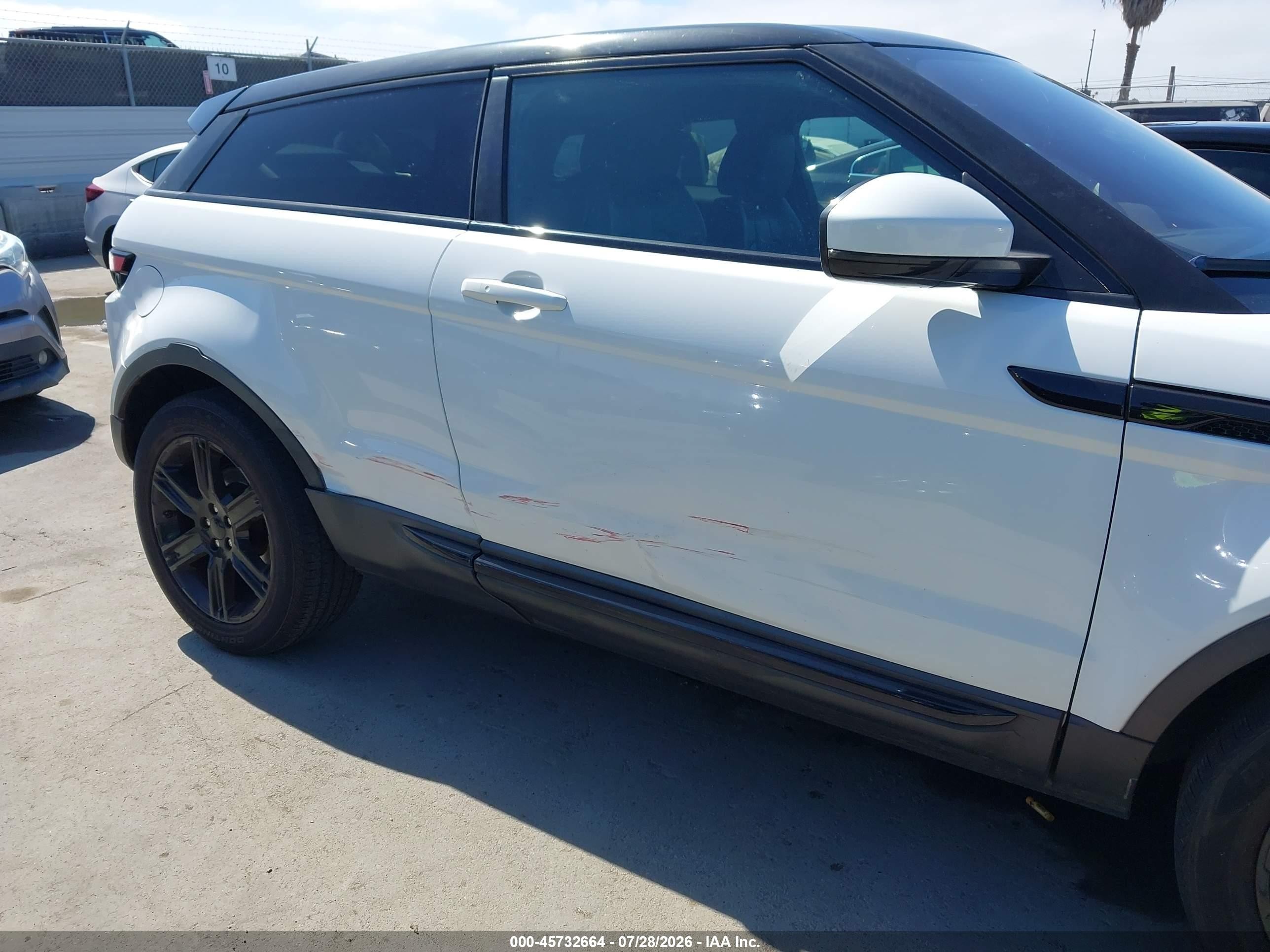 2015 Land Rover Range Rover Evoque Pure Plus Белый vin: SALVP1BG8FH994286