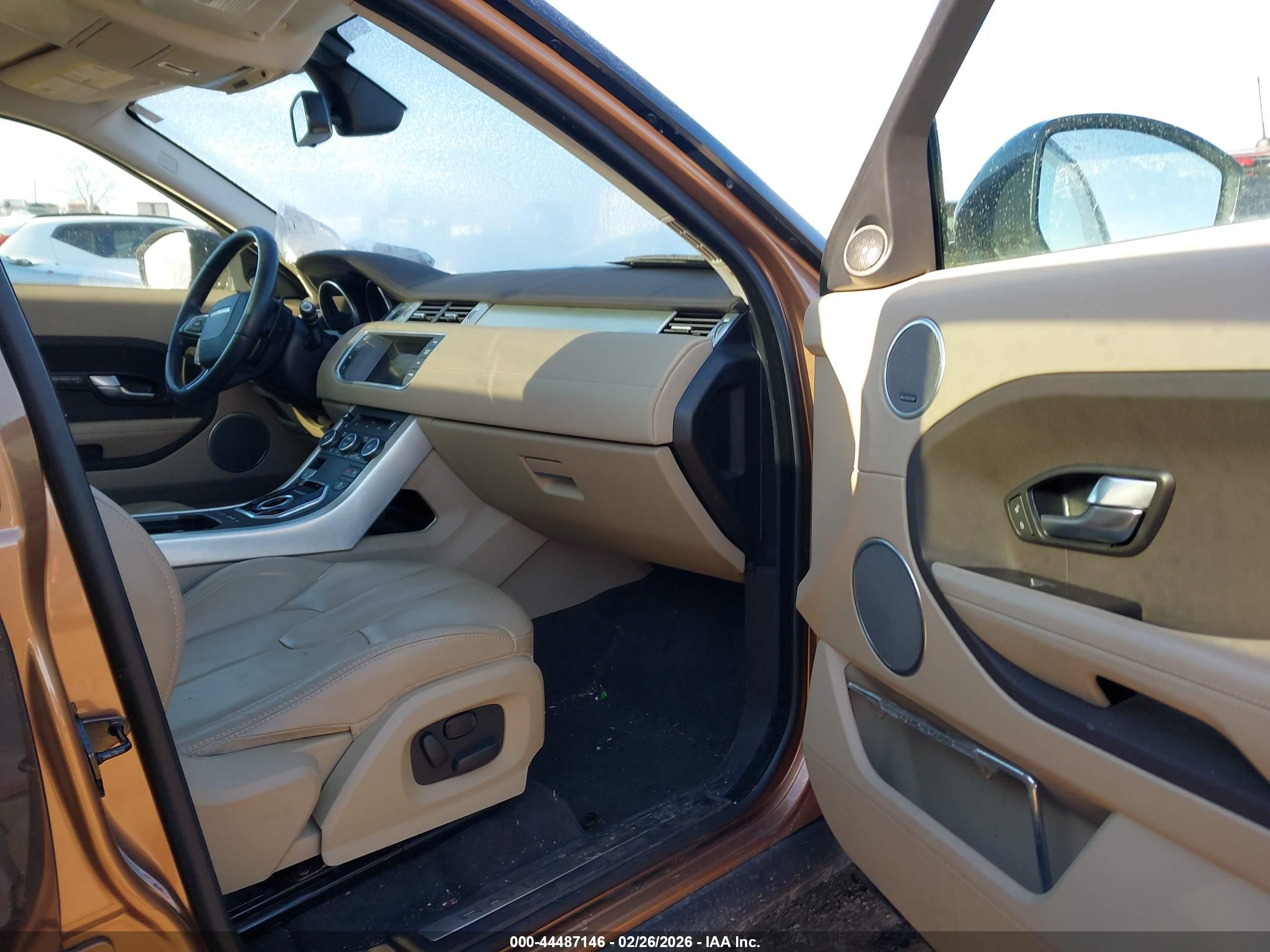 2015 Land Rover Range Rover Evoque Pure Brown vin: SALVP2BG1FH962091