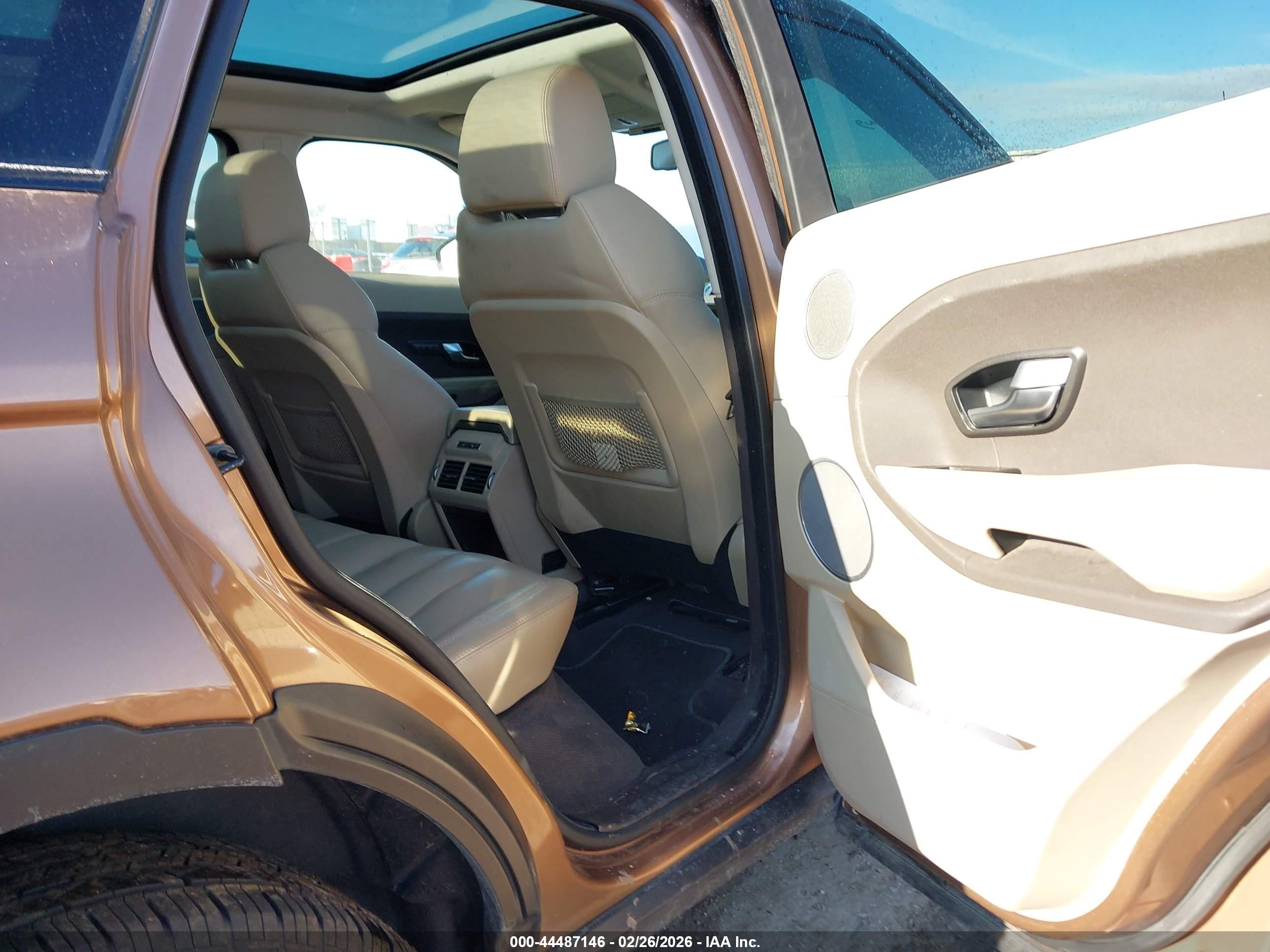 2015 Land Rover Range Rover Evoque Pure Brown vin: SALVP2BG1FH962091