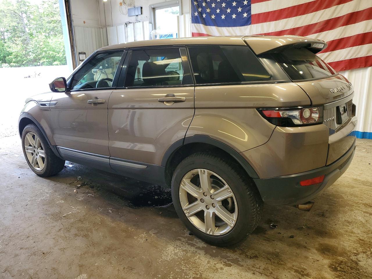 2015 Land Rover Range Rover Evoque Pure Plus Gold vin: SALVP2BG2FH048948