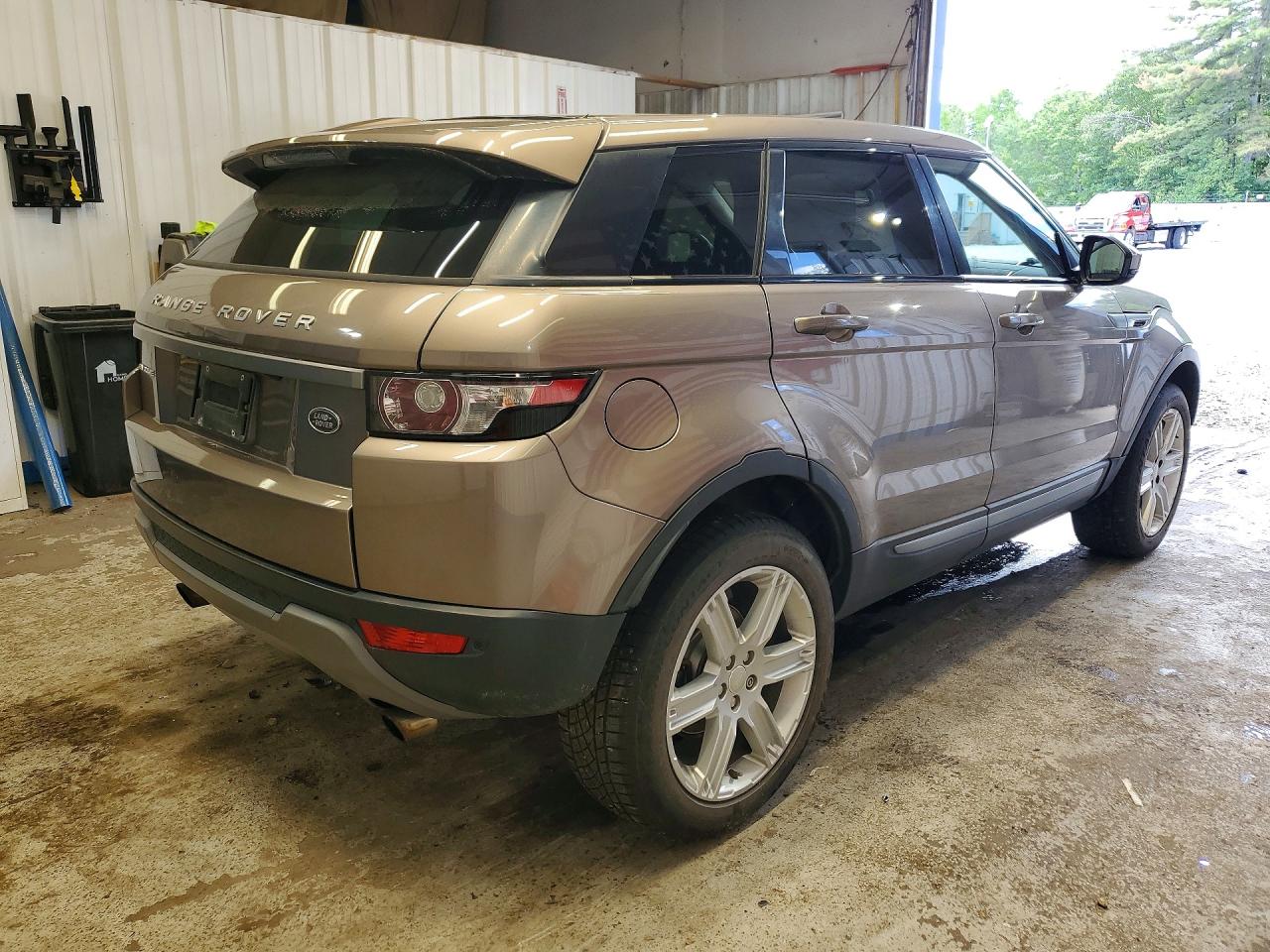 2015 Land Rover Range Rover Evoque Pure Plus Gold vin: SALVP2BG2FH048948