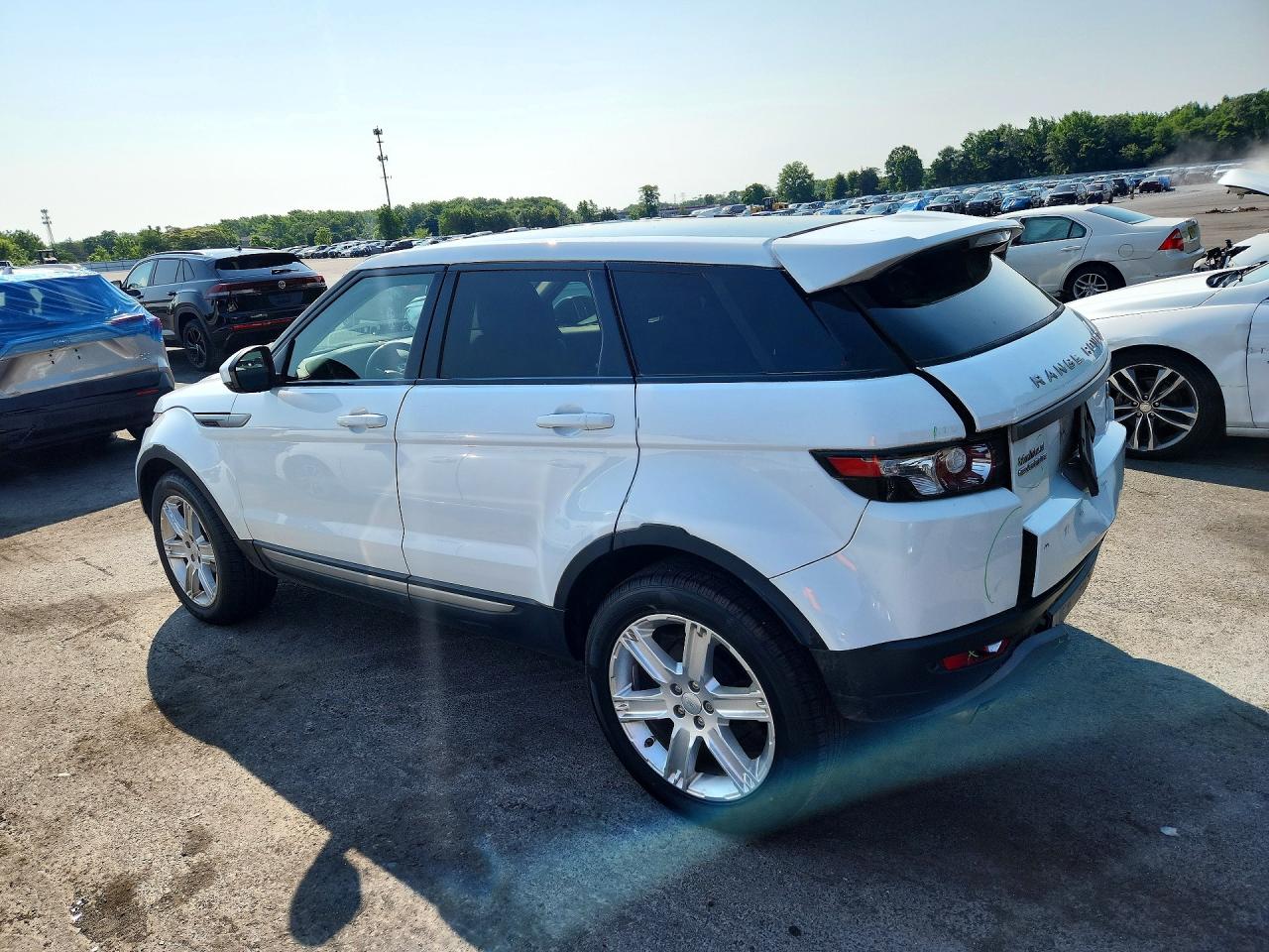 2015 Land Rover Range Rover Evoque Pure Plus White vin: SALVP2BG2FH077124