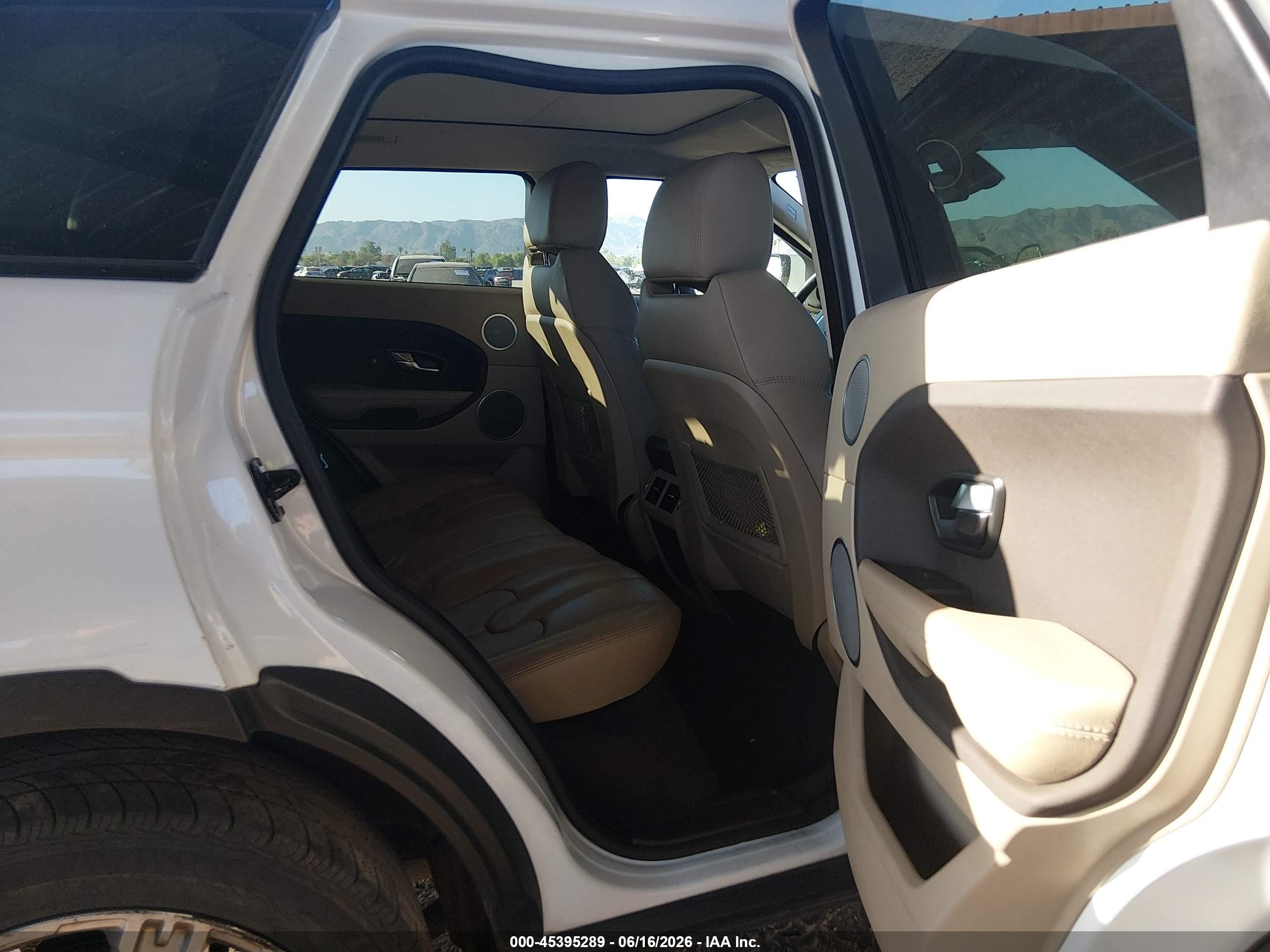 2012 Land Rover Range Rover Evoque   Белый vin: SALVP2BG4CH677963