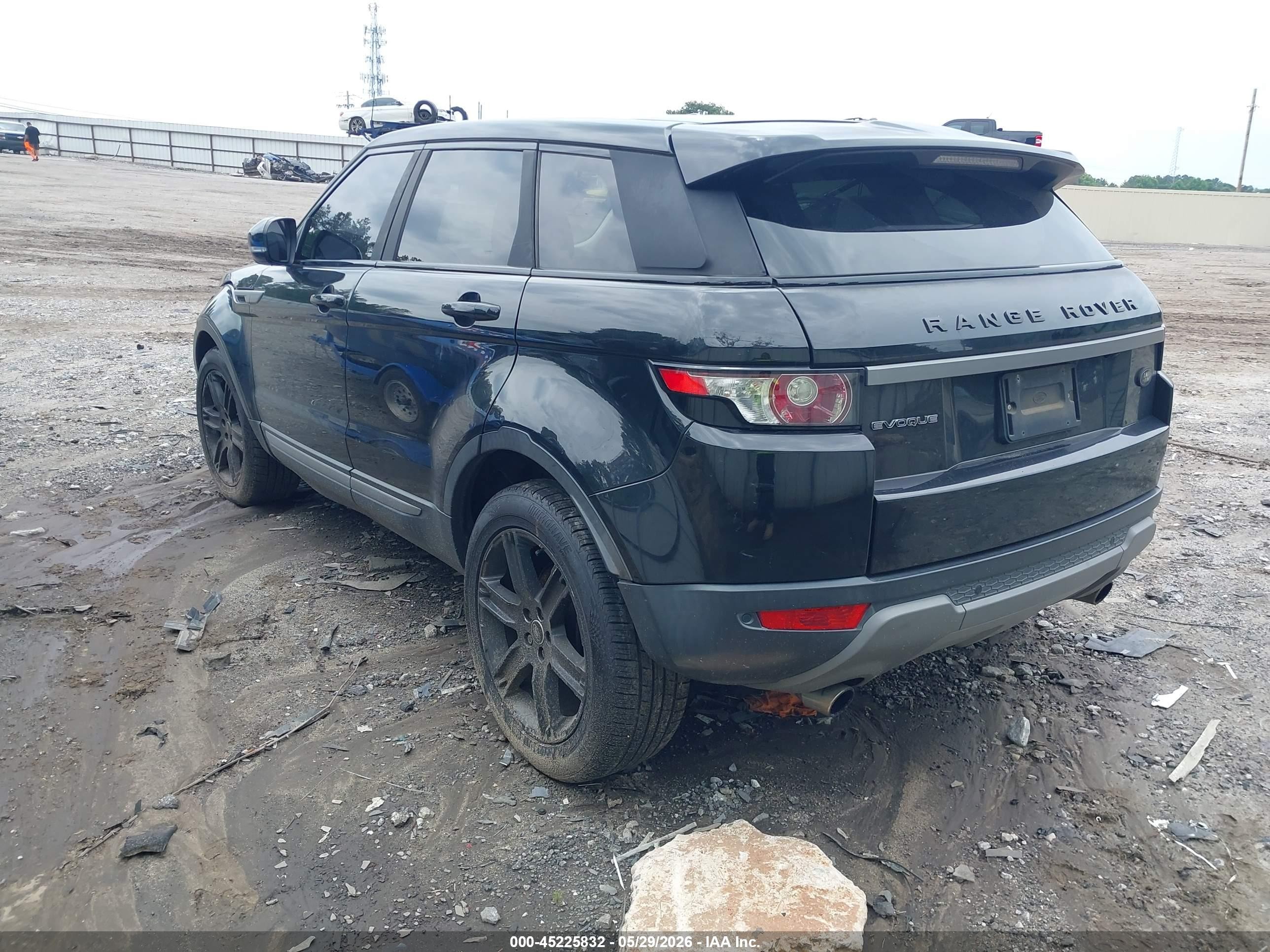 2013 Land Rover Range Rover Evoque Pure Black vin: SALVP2BG5DH850701