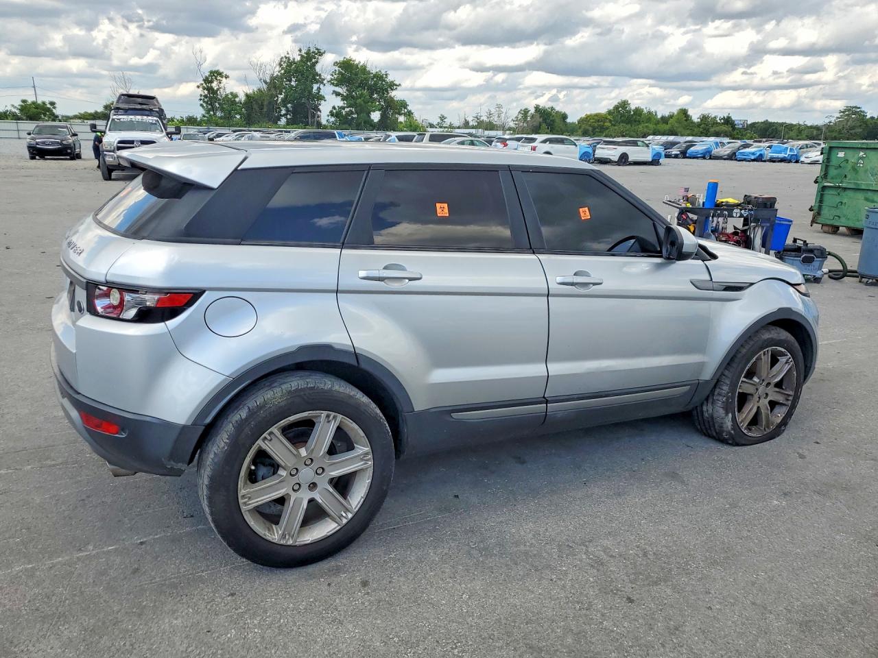 2015 Land Rover Range Rover Evoque Pure Plus Silver vin: SALVP2BG5FH052492