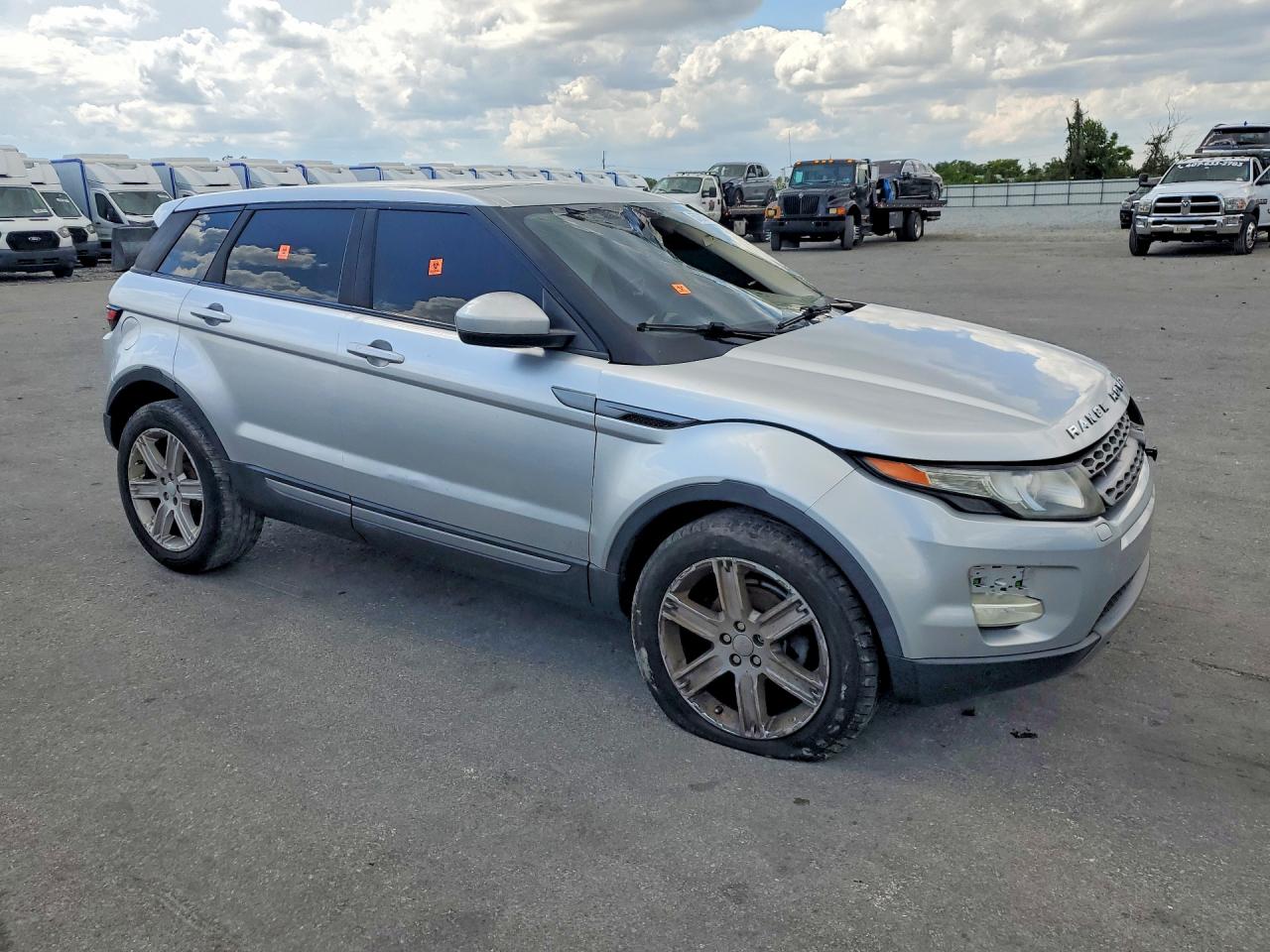 2015 Land Rover Range Rover Evoque Pure Plus Silver vin: SALVP2BG5FH052492