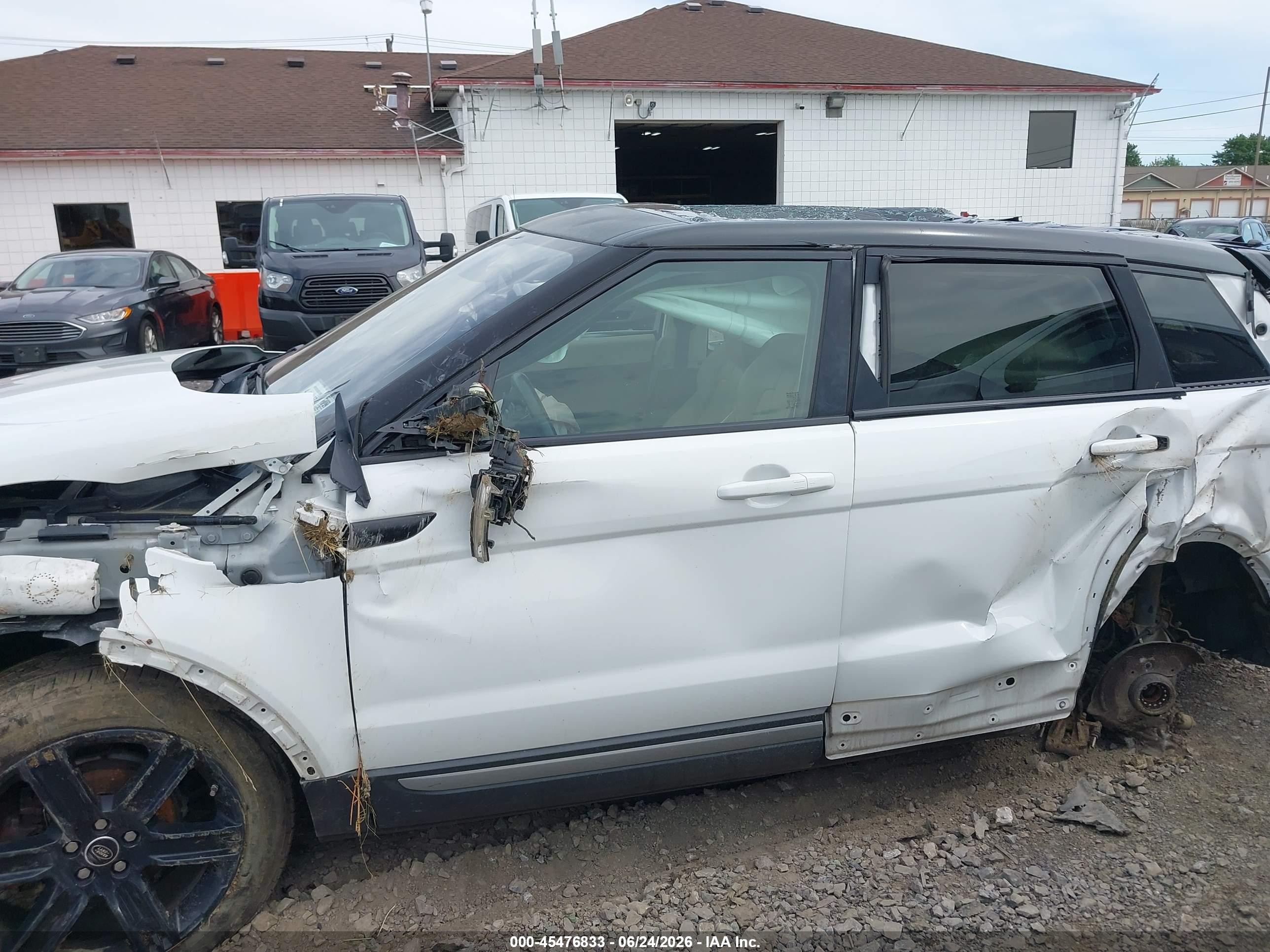 2013 Land Rover Range Rover Evoque Pure Белый vin: SALVP2BG7DH850327