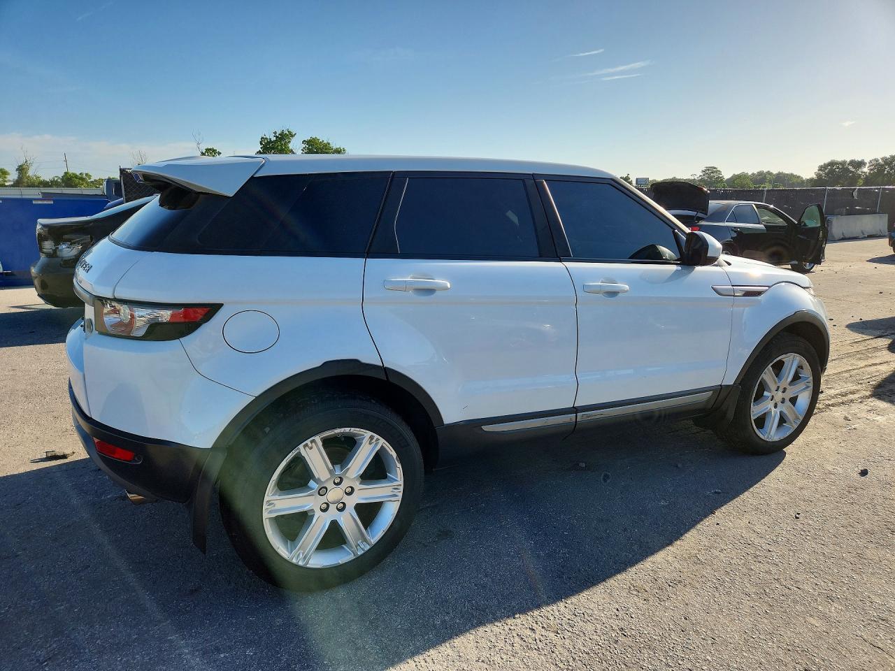2014 Land Rover Range Rover Evoque Pure Plus White vin: SALVP2BG9EH892077