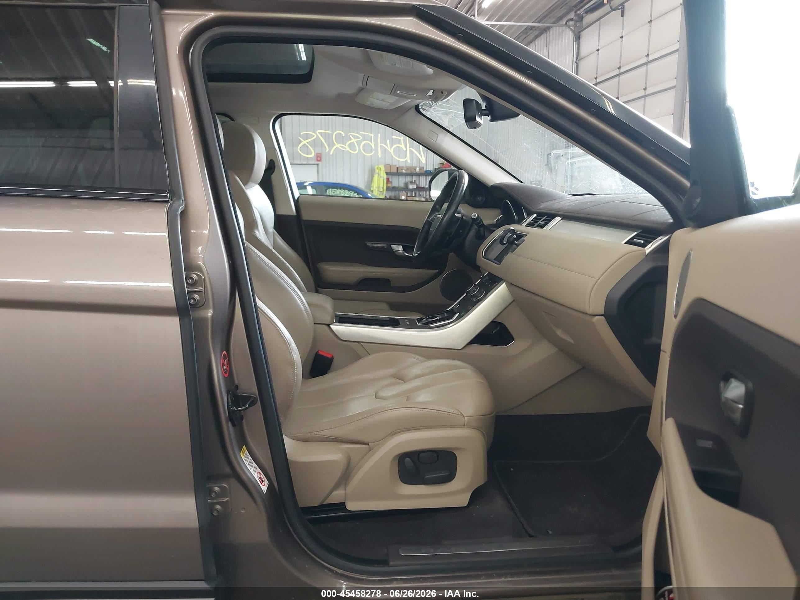 2015 Land Rover Range Rover Evoque Pure Желто-коричневый vin: SALVP2BG9FH024419