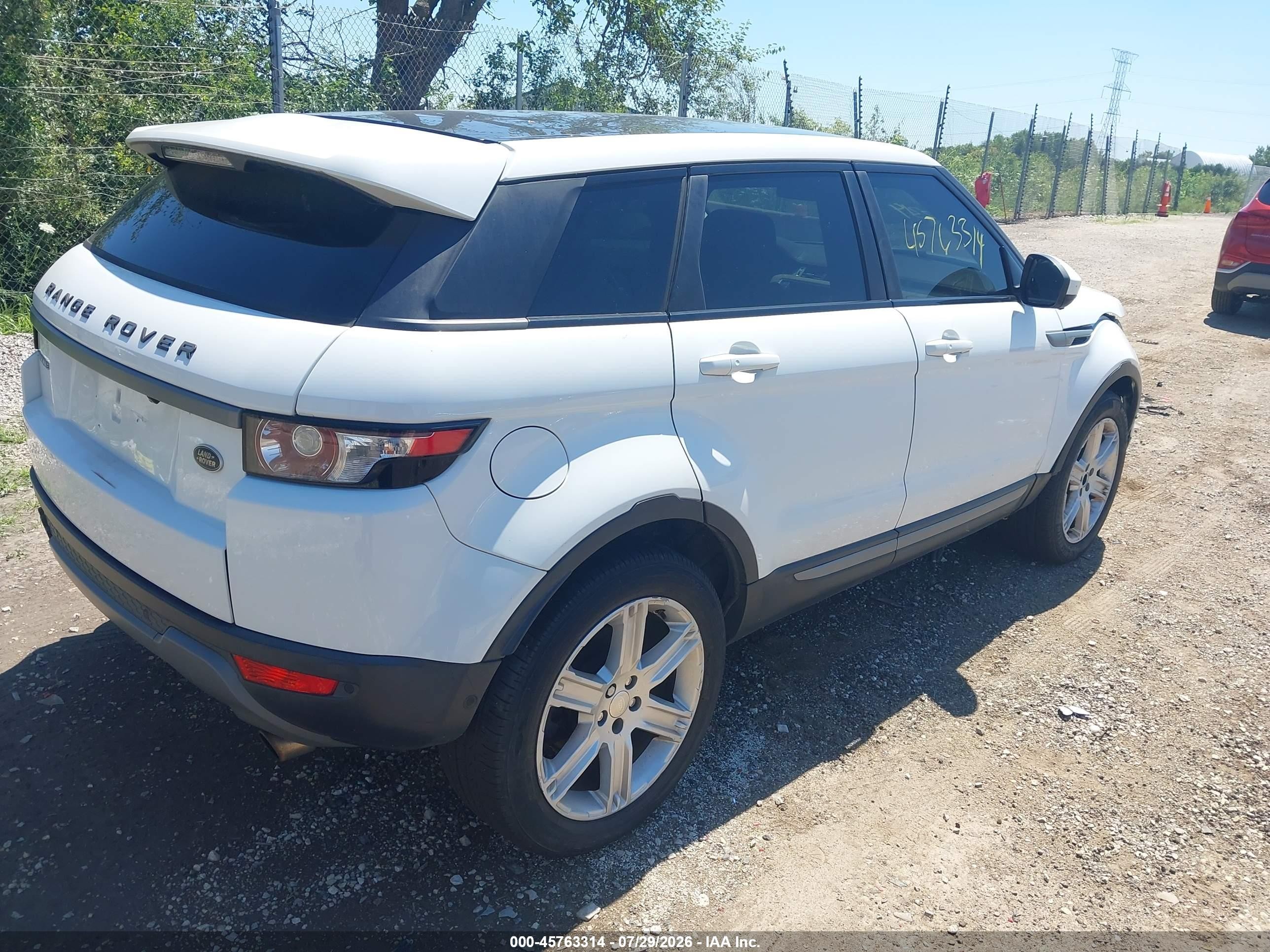 2015 Land Rover Range Rover Evoque Pure White vin: SALVP2BG9FH028003