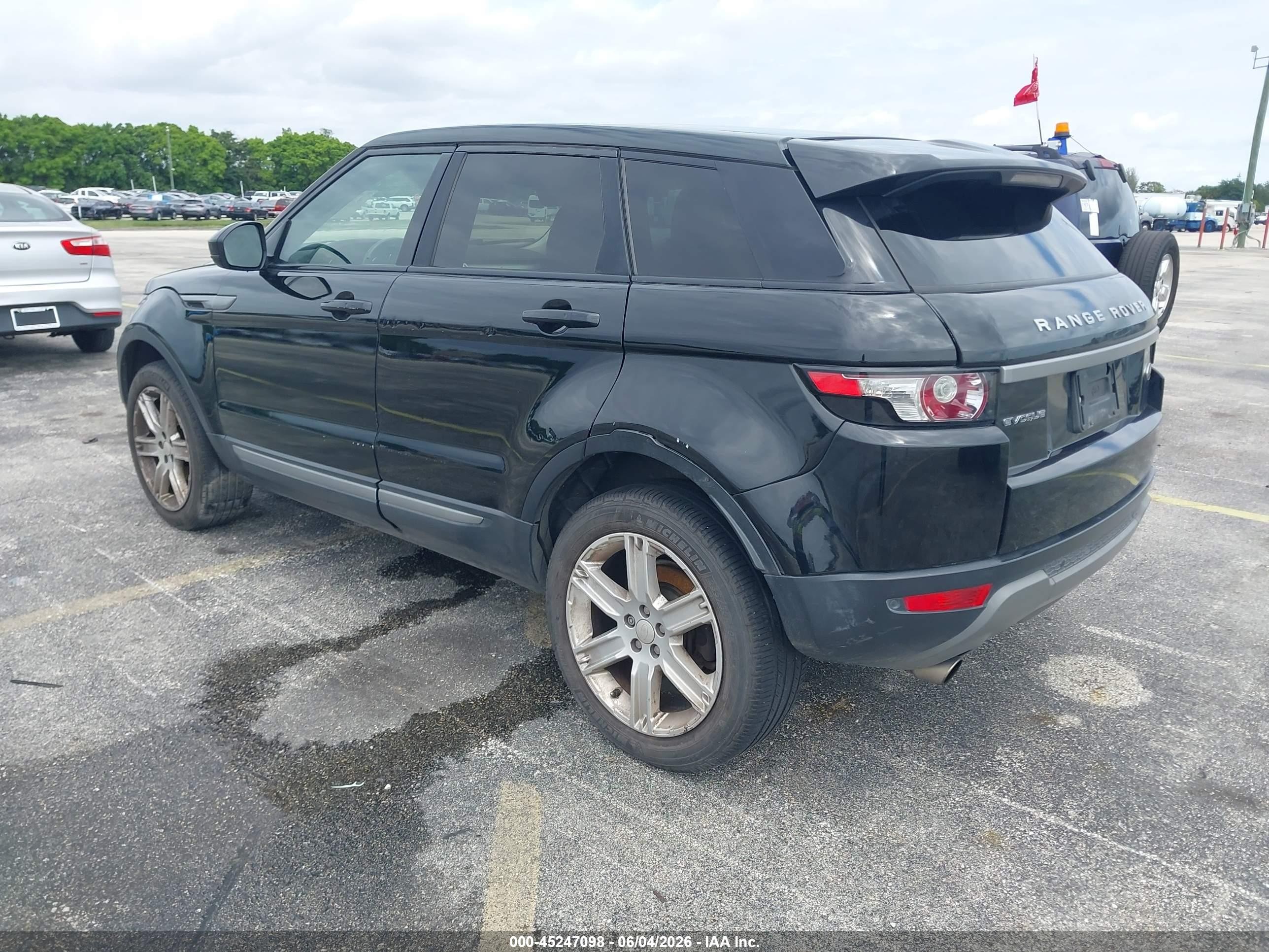 2015 Land Rover Range Rover Evoque Pure Black vin: SALVP2BG9FH991404