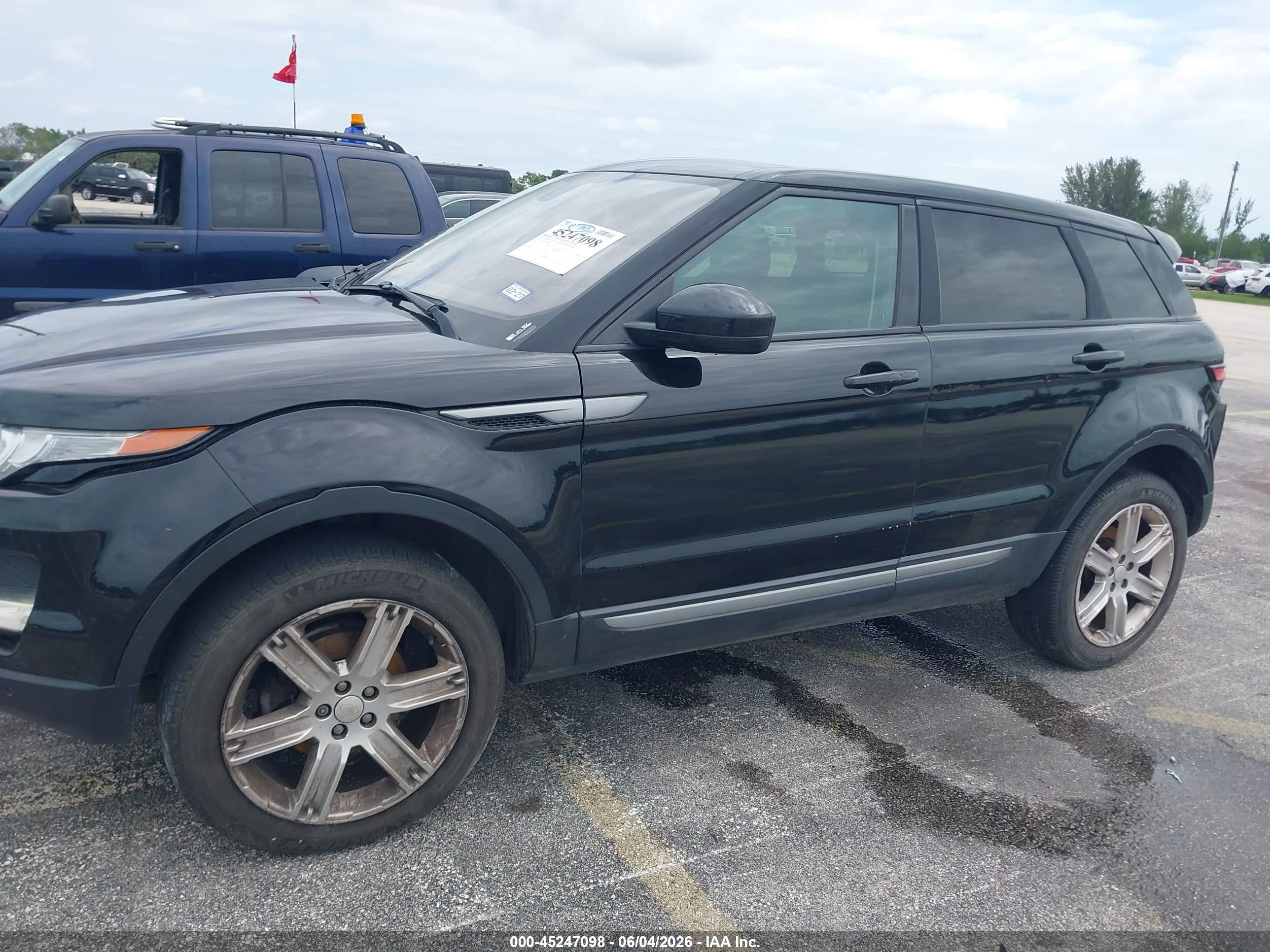 2015 Land Rover Range Rover Evoque Pure Black vin: SALVP2BG9FH991404