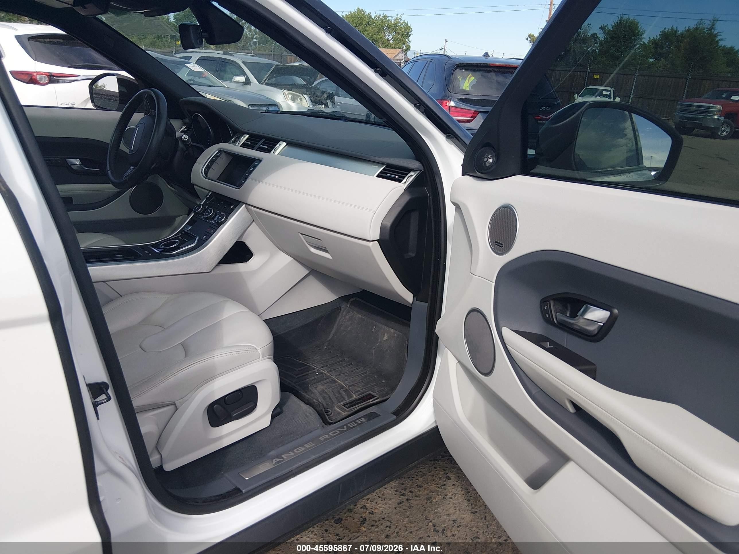 2014 Land Rover Range Rover Evoque Pure White vin: SALVP2BGXEH876213