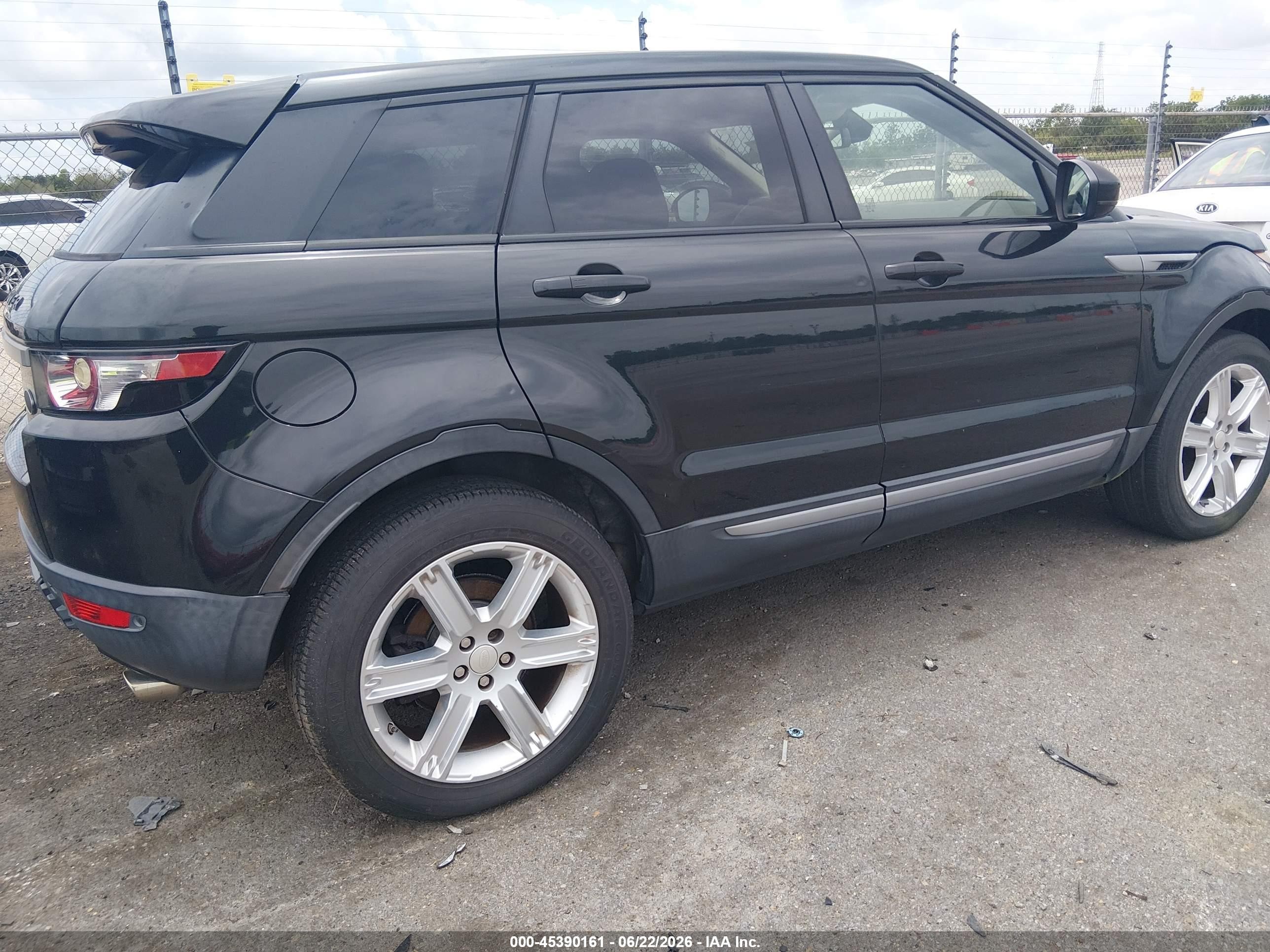 2014 Land Rover Range Rover Evoque Pure Black vin: SALVP2BGXEH882111