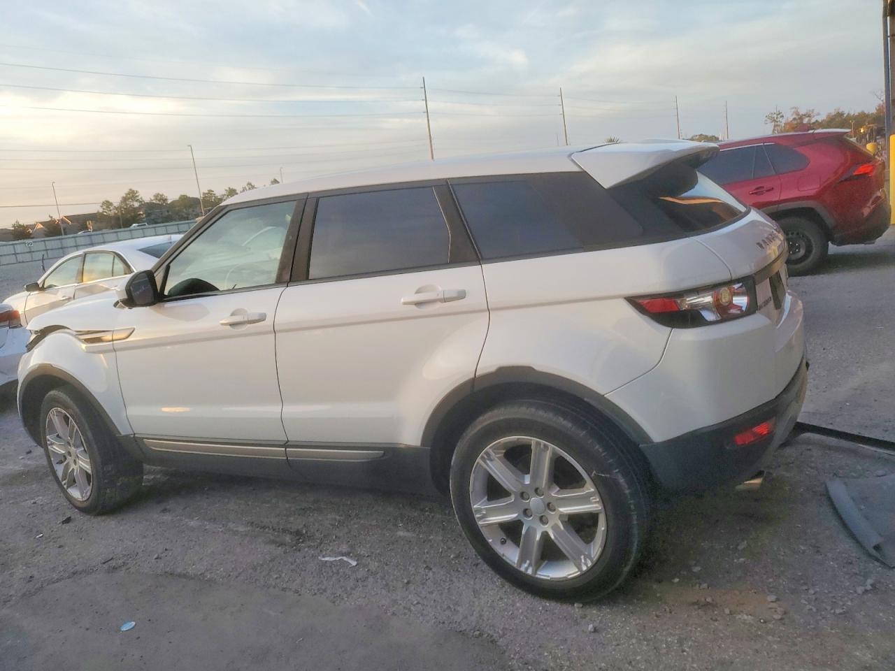 2015 Land Rover Range Rover Evoque Pure Plus White vin: SALVP2BGXFH057316