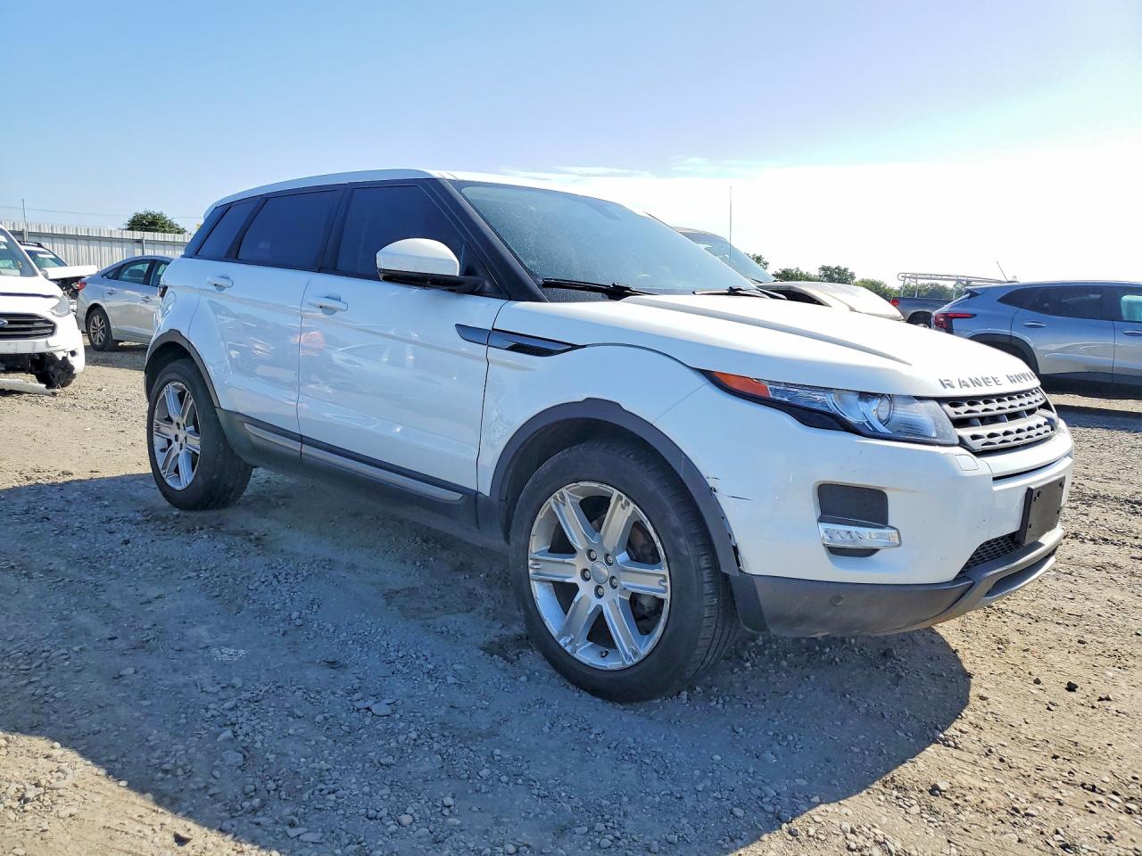 2015 Land Rover Range Rover Evoque Pure Plus Белый vin: SALVP2BGXFH070194