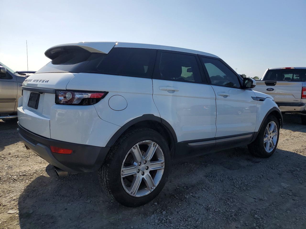 2015 Land Rover Range Rover Evoque Pure Plus Белый vin: SALVP2BGXFH070194
