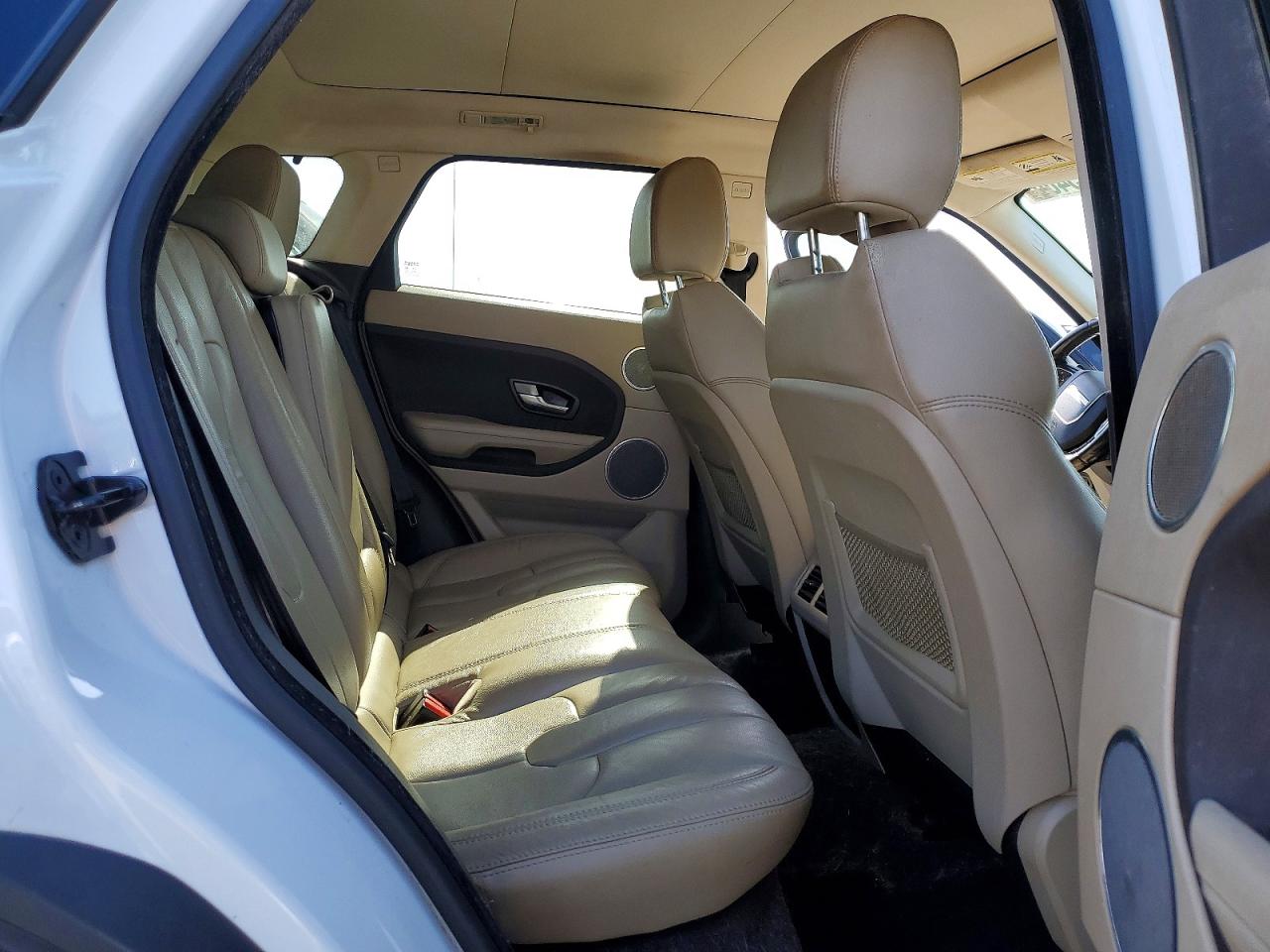 2015 Land Rover Range Rover Evoque Pure Plus Белый vin: SALVP2BGXFH070194
