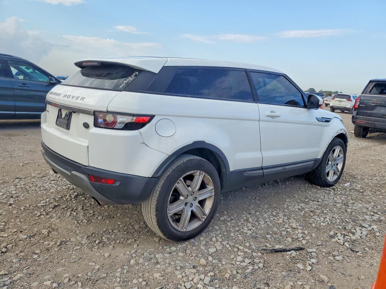 2015 Land Rover Range Rover Evoque Pure Premium White vin: SALVR1BG7FH046634