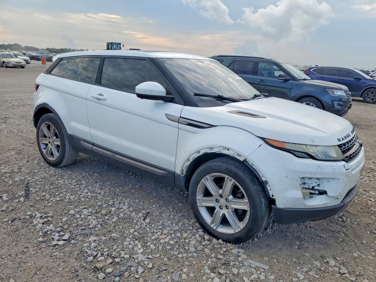 2015 Land Rover Range Rover Evoque Pure Premium White vin: SALVR1BG7FH046634